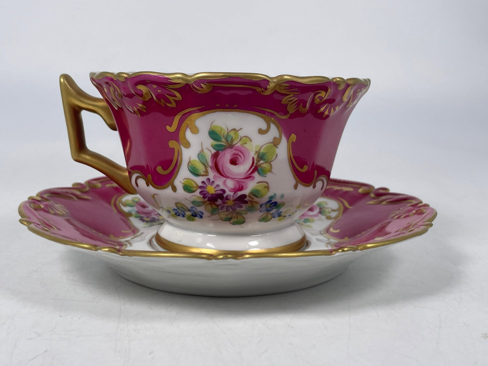 A Group of Five Limoges 'Peint a la Main' Porcelain Teaware - 7