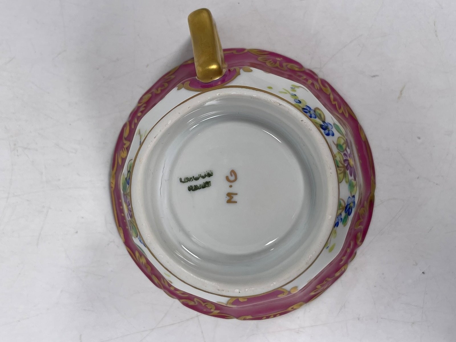 A Group of Five Limoges 'Peint a la Main' Porcelain Teaware - 9