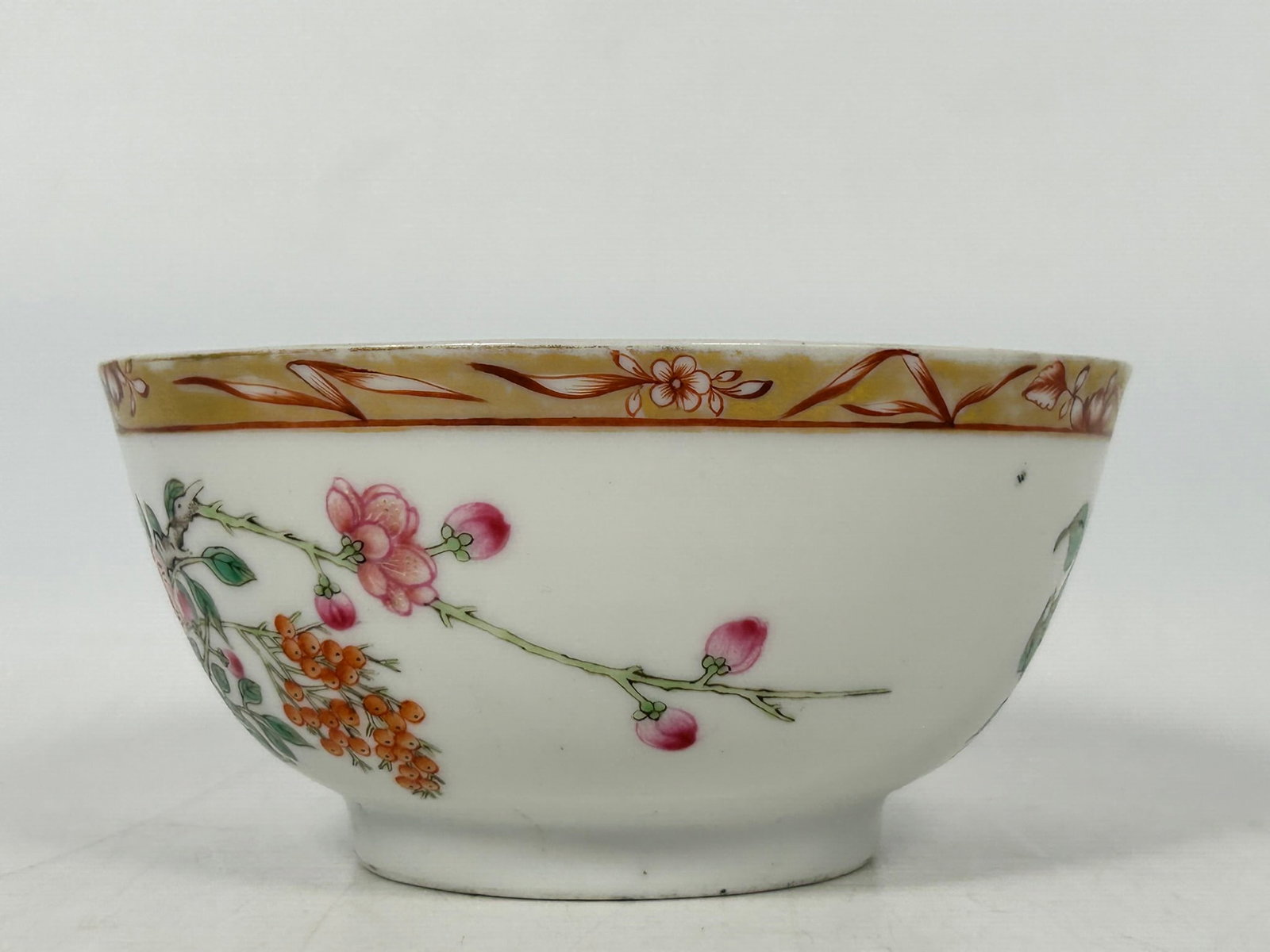 A Chinese Famille Rose Gilt-Decorated 'Flower' Porcelain Bowl - 2