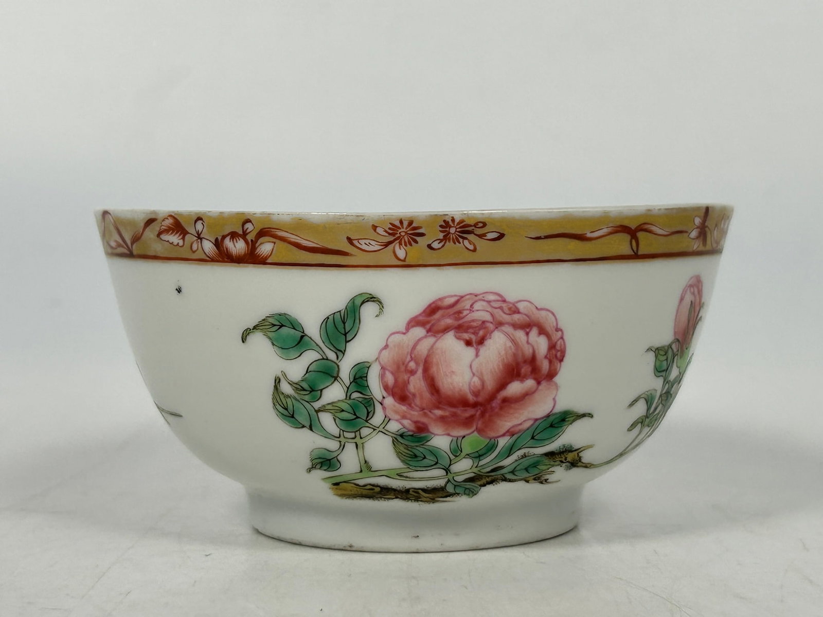 A Chinese Famille Rose Gilt-Decorated 'Flower' Porcelain Bowl - 3