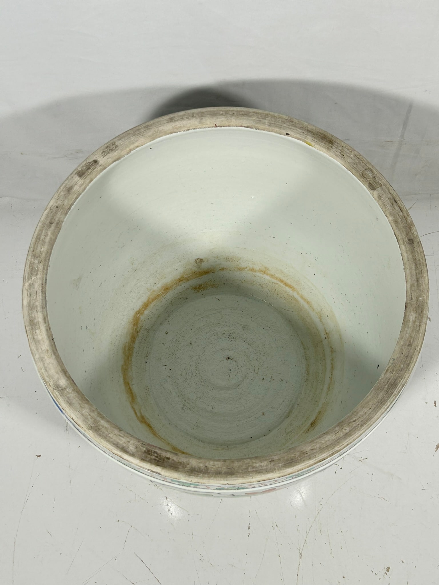 A Chinese Famille Verte Wucai Jardiniere, Kangxi Period, Qing Dynasty - 9