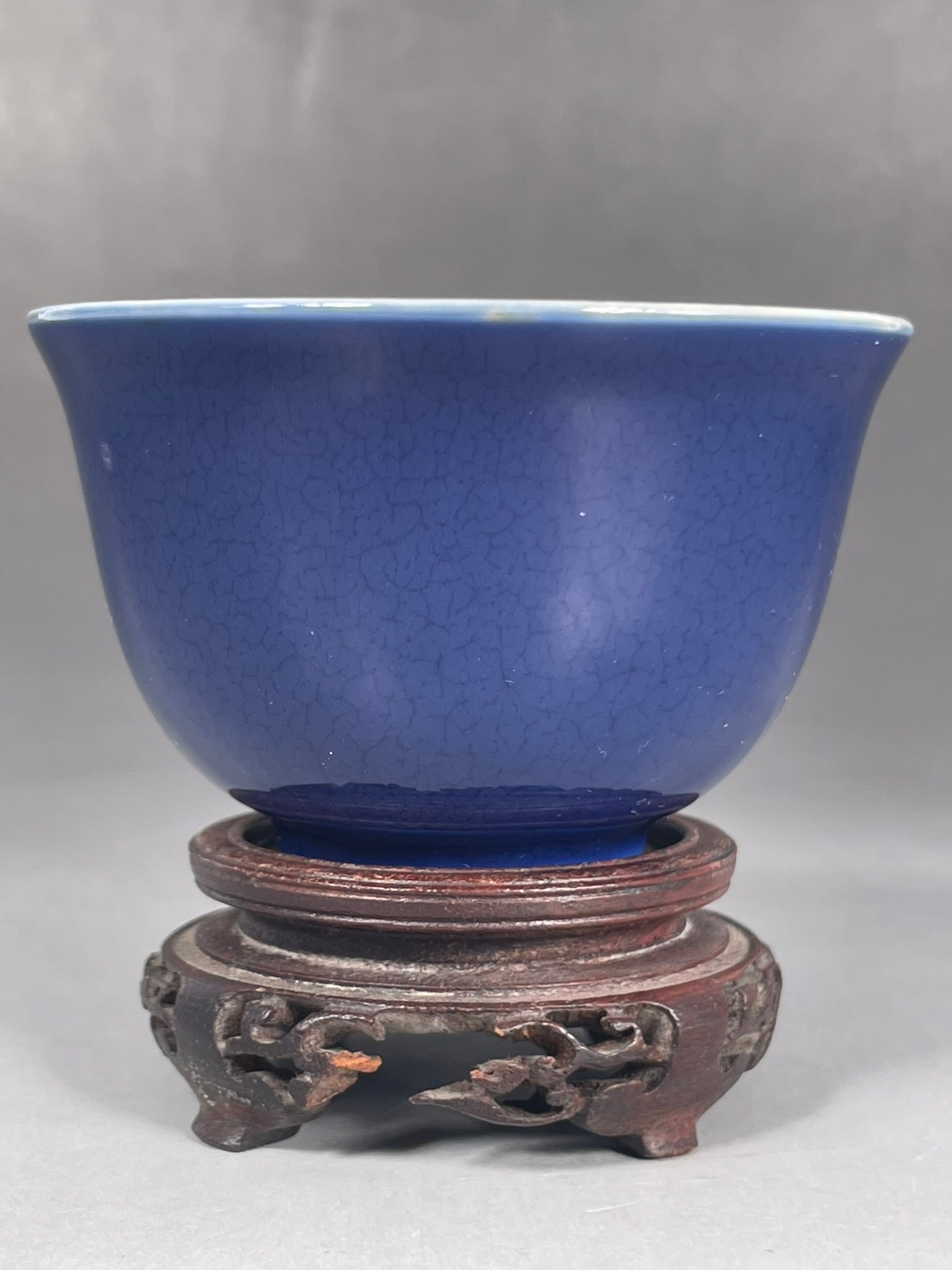 A Chinese Powder-Blue-Glazed Porcelain Cup - 3