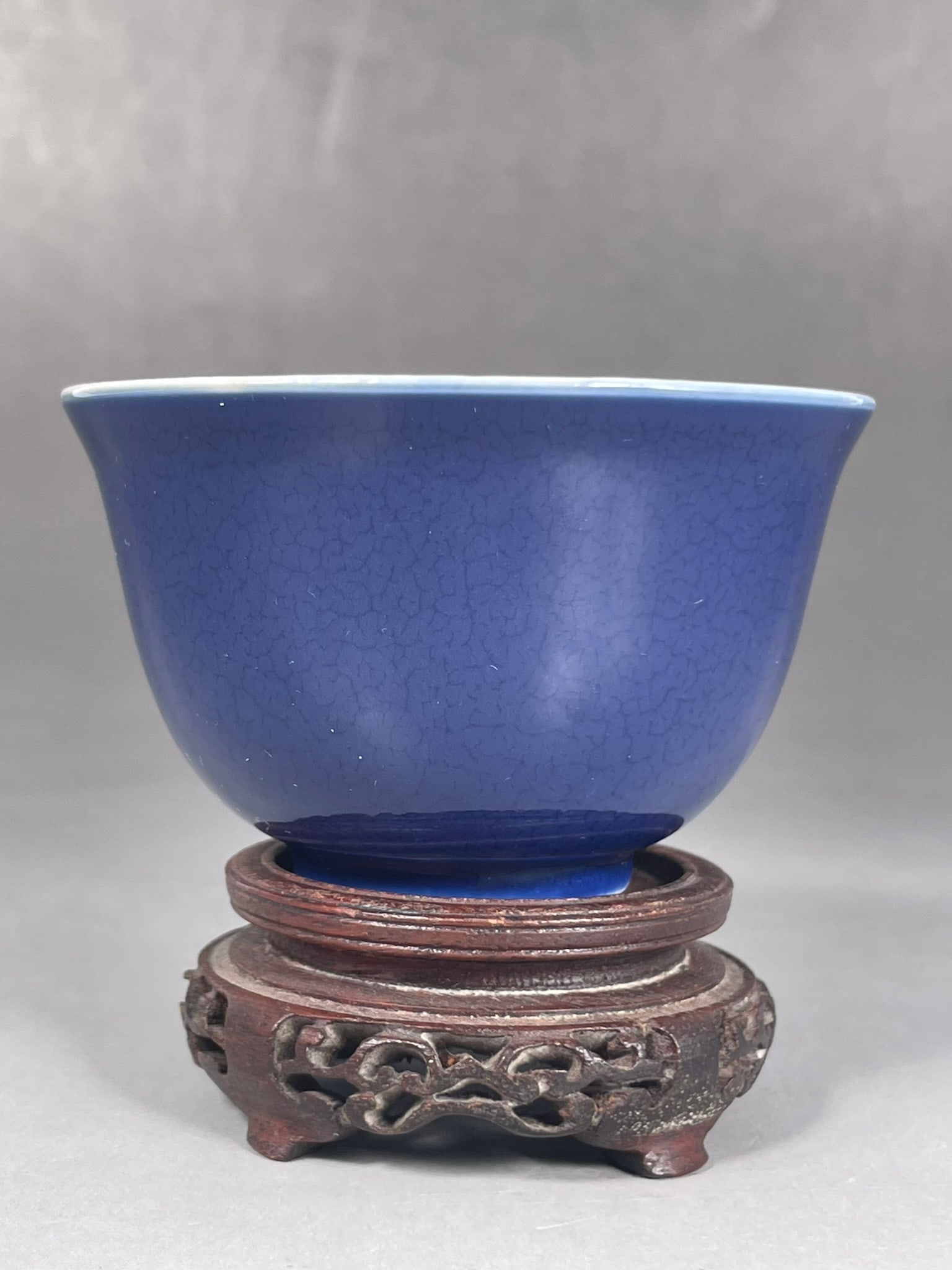 A Chinese Powder-Blue-Glazed Porcelain Cup - 4