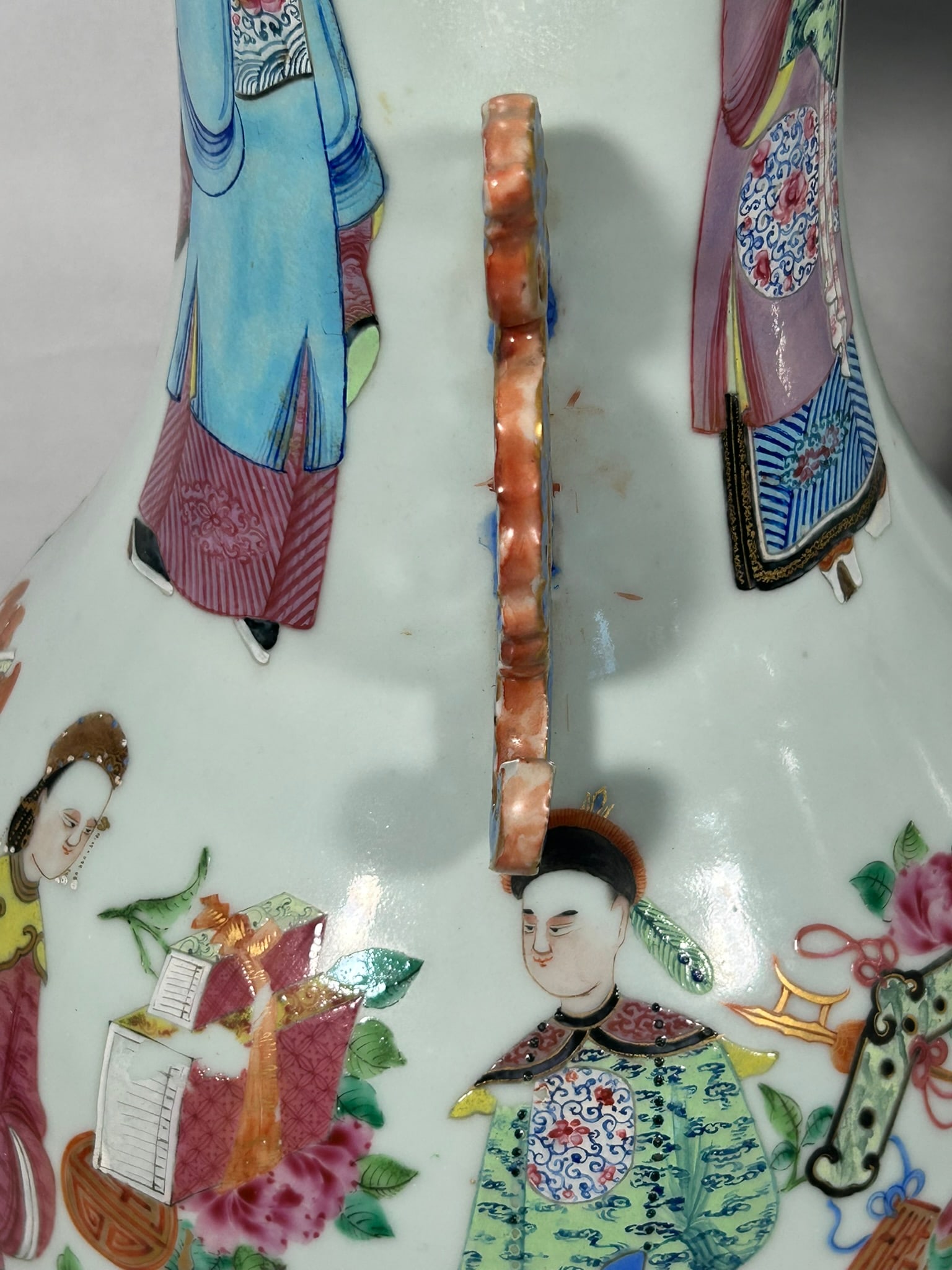 A Pair of Chinese Large Famille Rose 'Figural' Porcelain Vases - 10