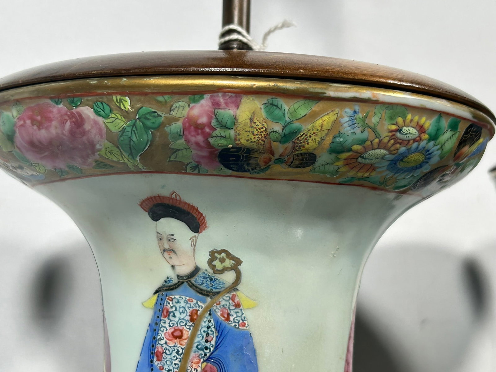 A Pair of Chinese Large Famille Rose 'Figural' Porcelain Vases - 14