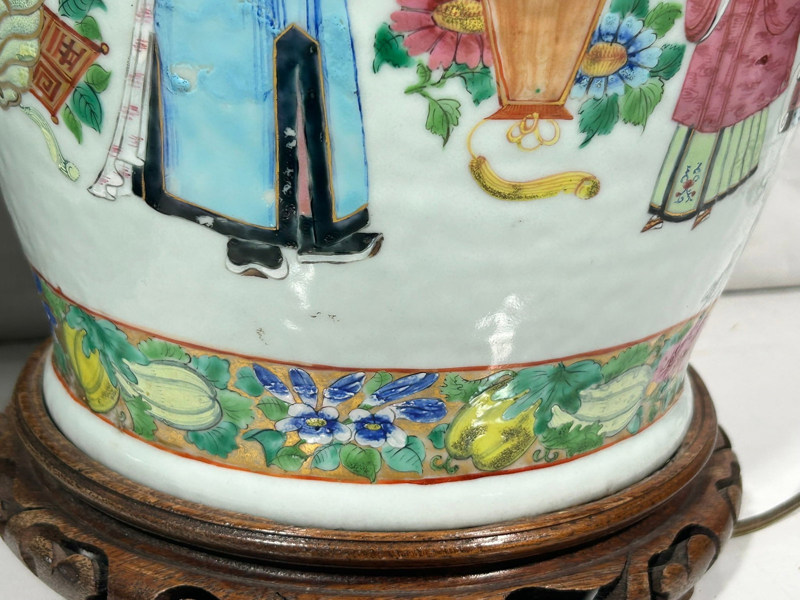 A Pair of Chinese Large Famille Rose 'Figural' Porcelain Vases - 16