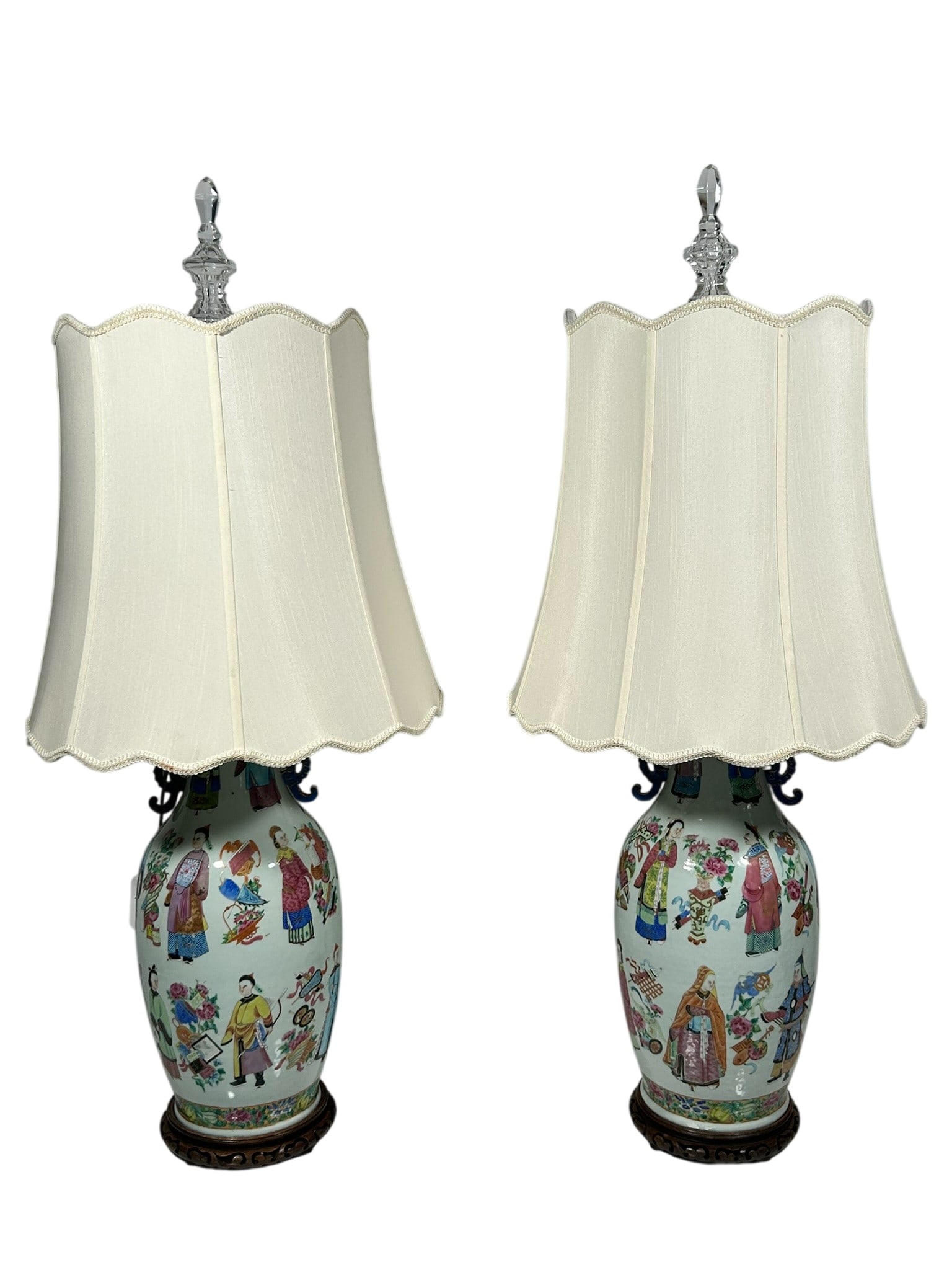 A Pair of Chinese Large Famille Rose 'Figural' Porcelain Vases - 2