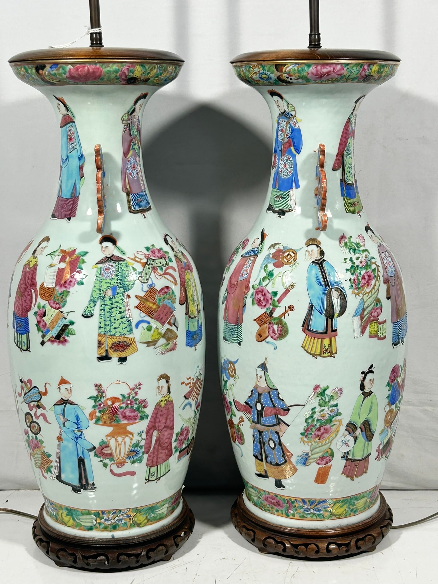 A Pair of Chinese Large Famille Rose 'Figural' Porcelain Vases - 9