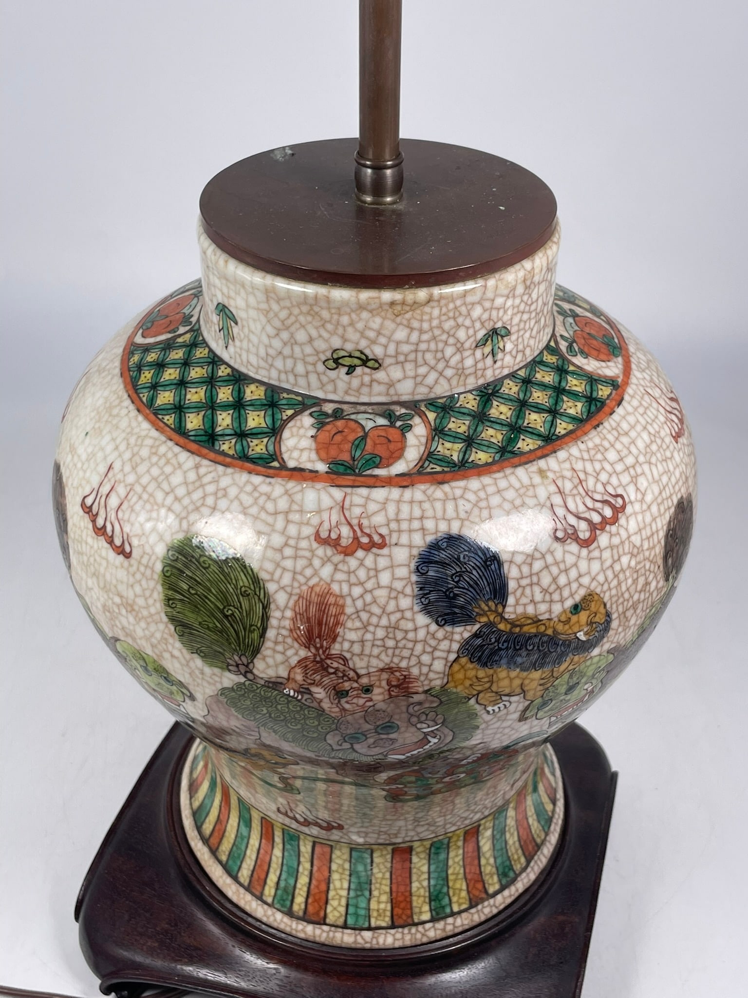 A Chinese Famille Verte Wucai 'Buddhist Lions' Porcelain Jar - 12