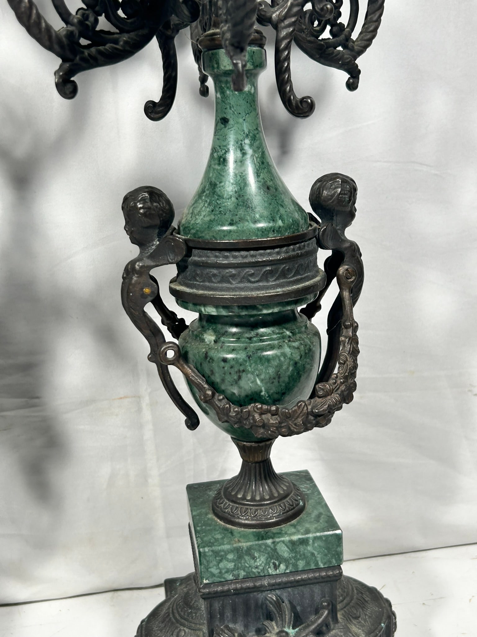 A Pair of European Baroque-Style Bronze and Marble Urn Form Seven-Light Candelabra, Mid-20th Century - 4
