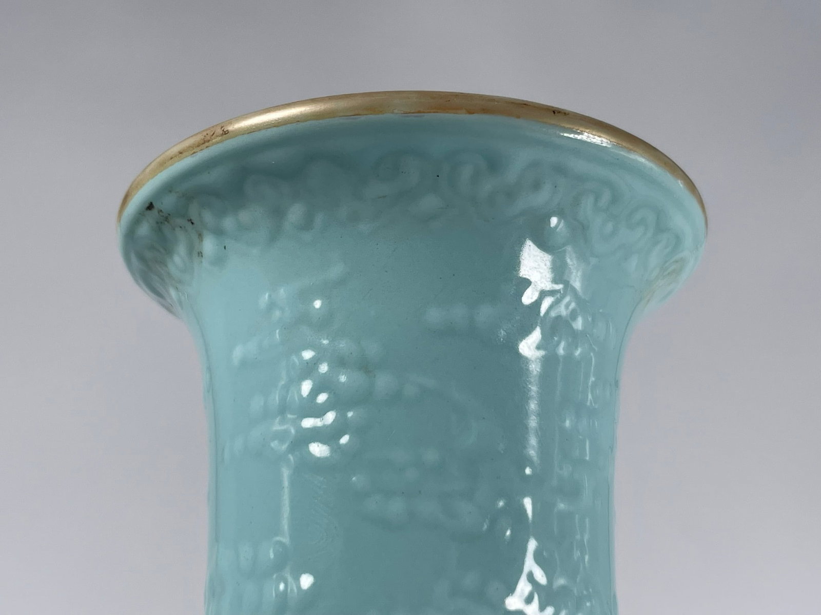 A Chinese Turquoise Glazed Porcelain Vase, Shen De Tang Mark - 10
