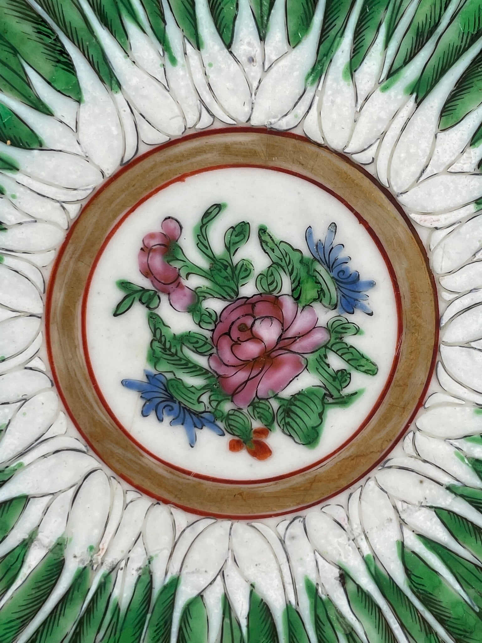 A Chinese Famille Rose 'Flower and Butterflies' Porcelain Charger, Qing Dynasty - 2