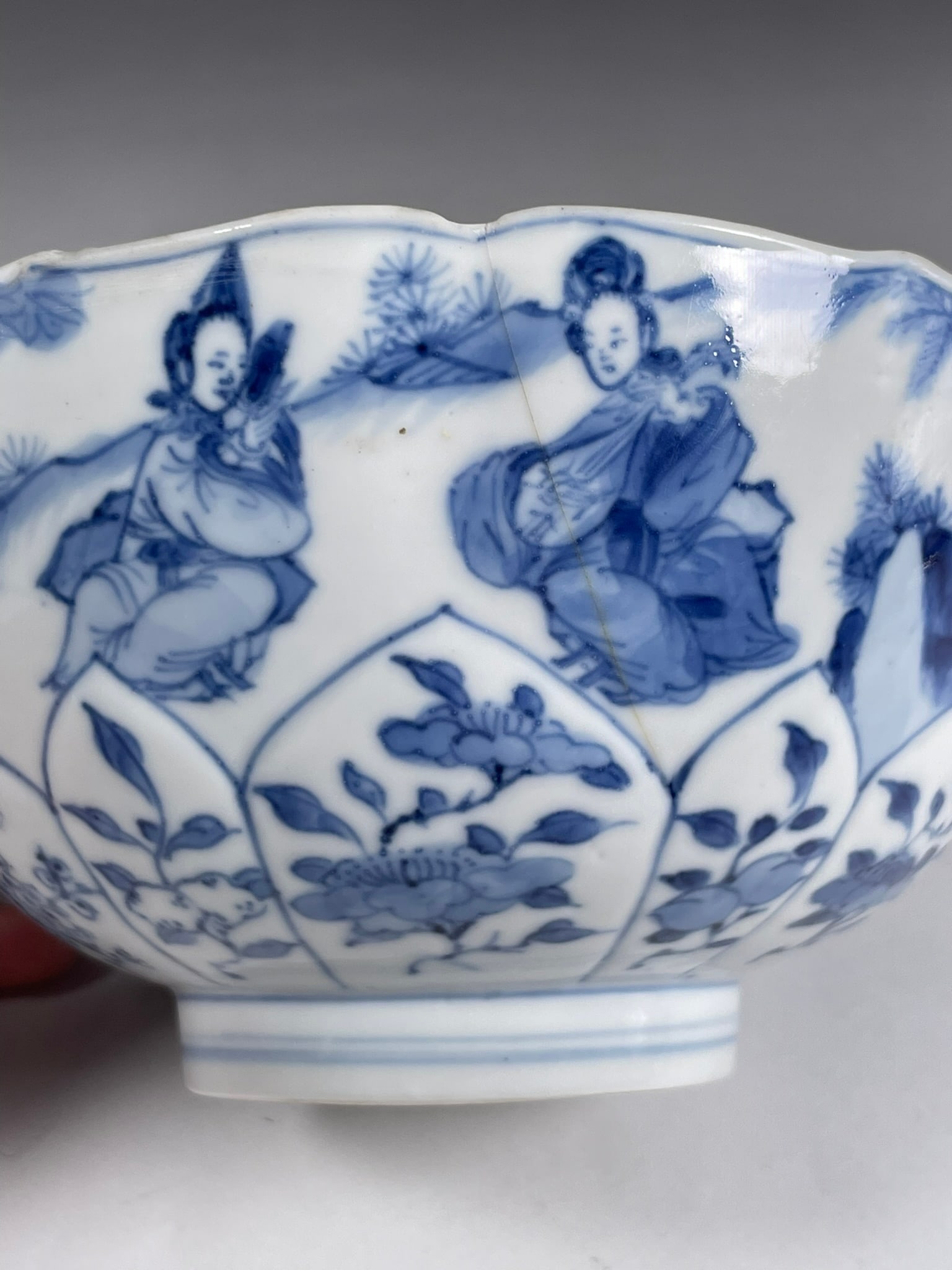A Chinese Blue and White 'Ladies' Porcelain Bowl, a Kangxi Mark - 14
