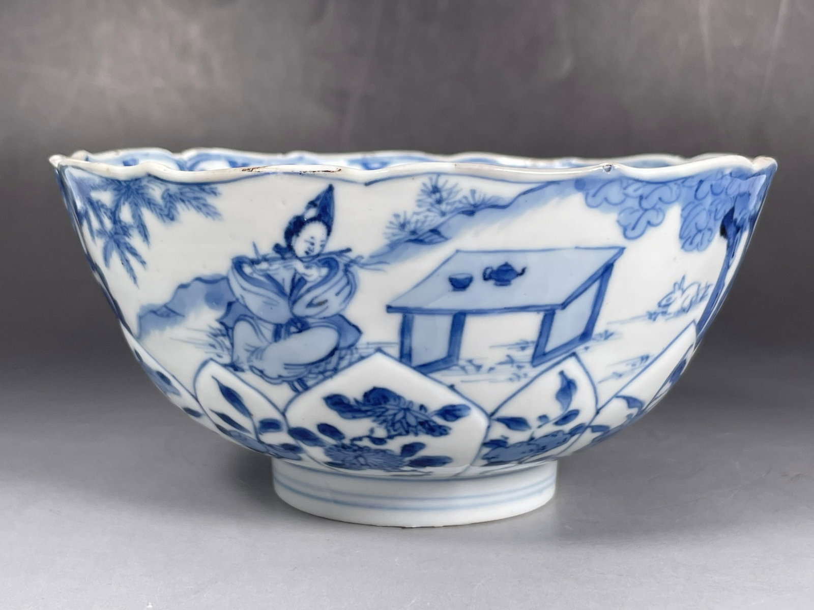 A Chinese Blue and White 'Ladies' Porcelain Bowl, a Kangxi Mark - 4