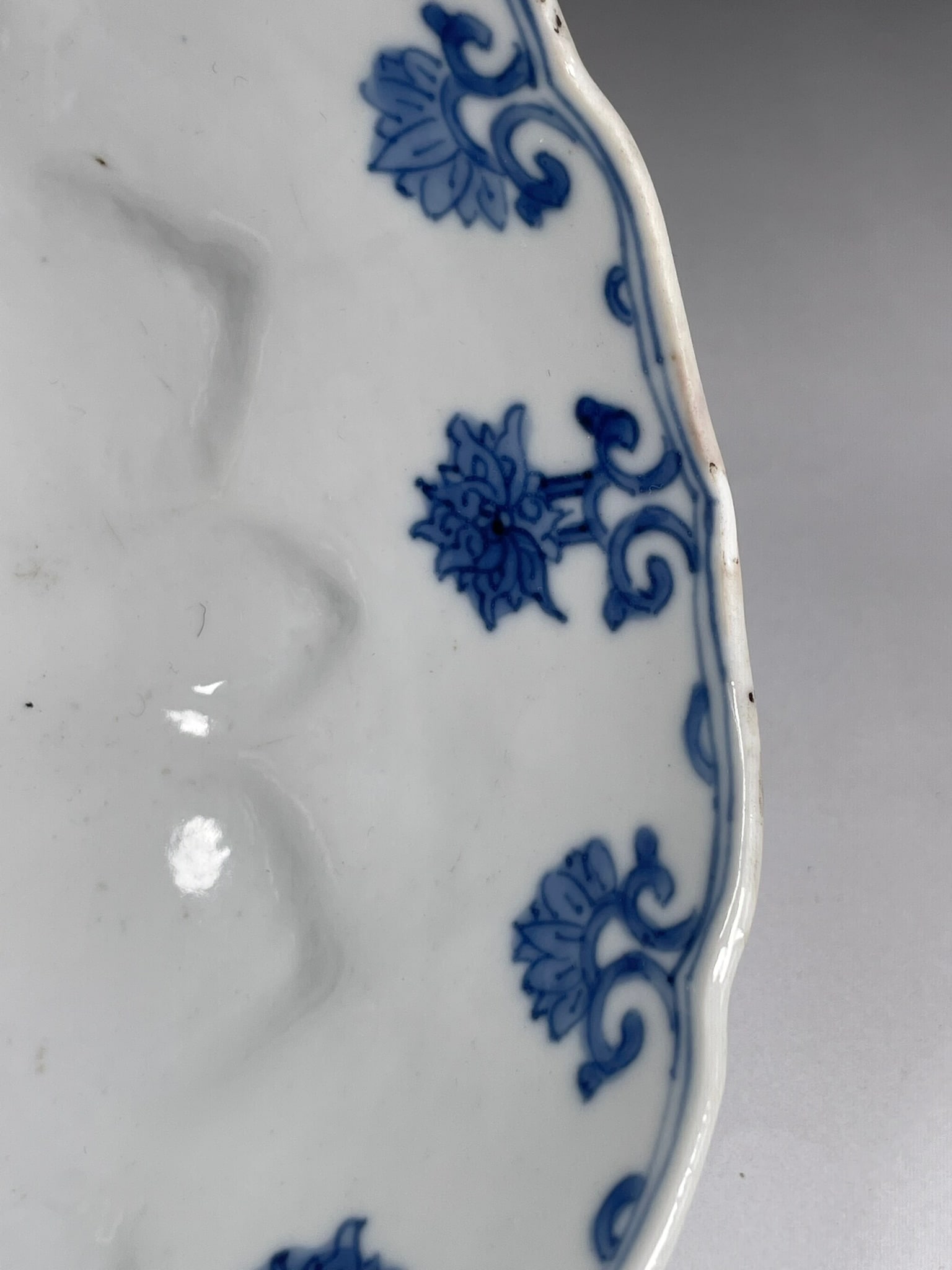 A Chinese Blue and White 'Ladies' Porcelain Bowl, a Kangxi Mark - 7