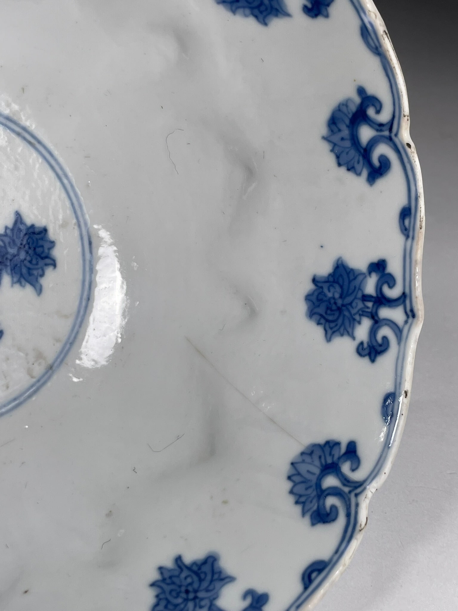 A Chinese Blue and White 'Ladies' Porcelain Bowl, a Kangxi Mark - 9