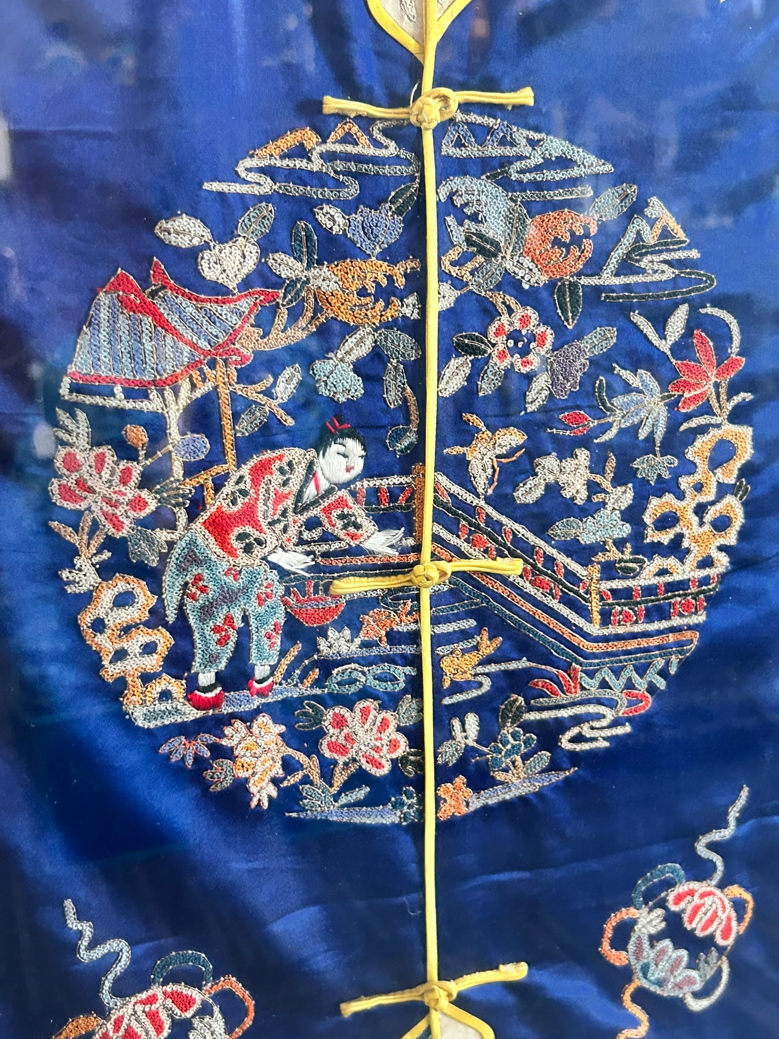 A Vintage Chinese Blue Embroidered Silk Informal Robe - 4