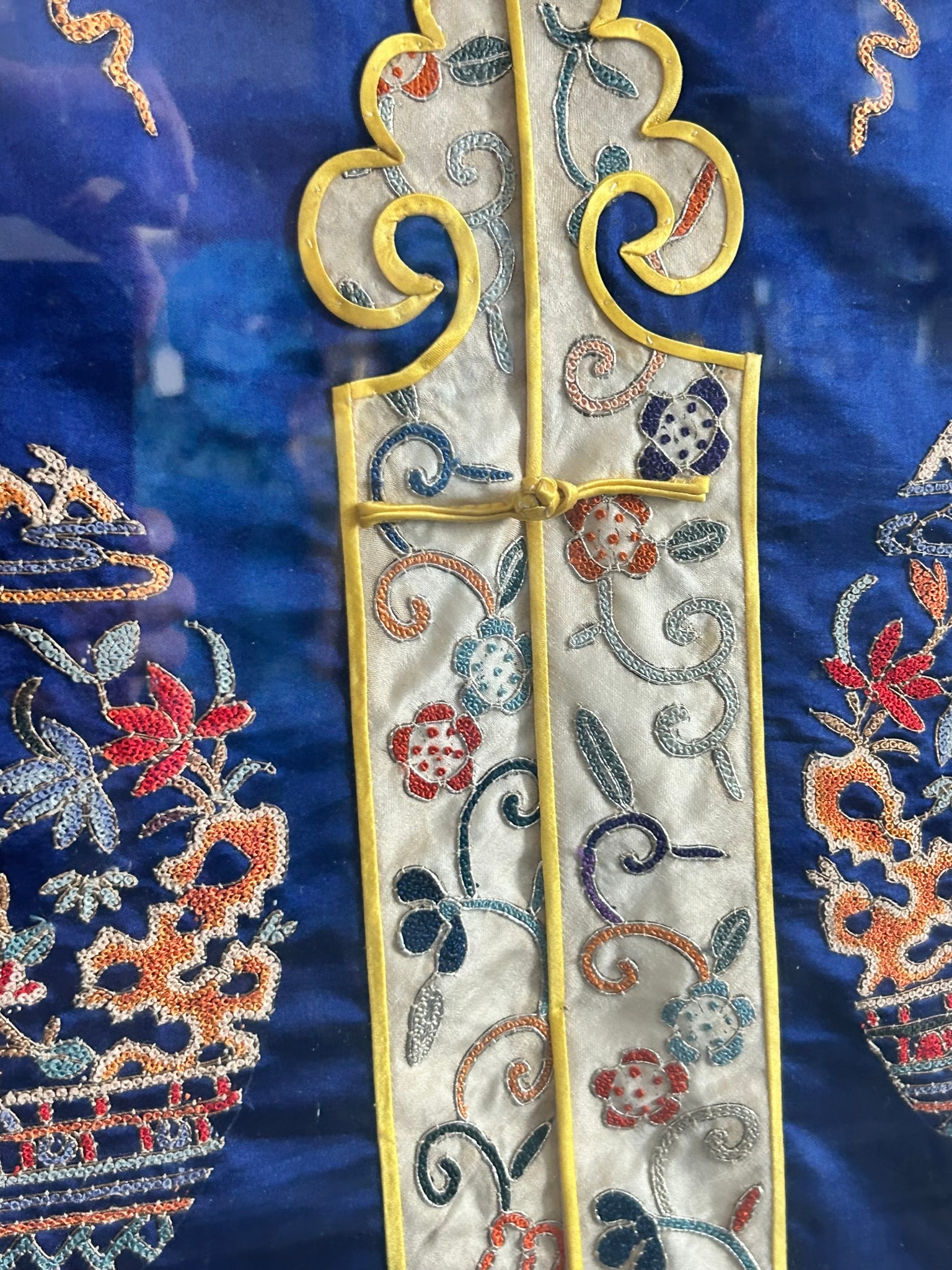 A Vintage Chinese Blue Embroidered Silk Informal Robe - 6