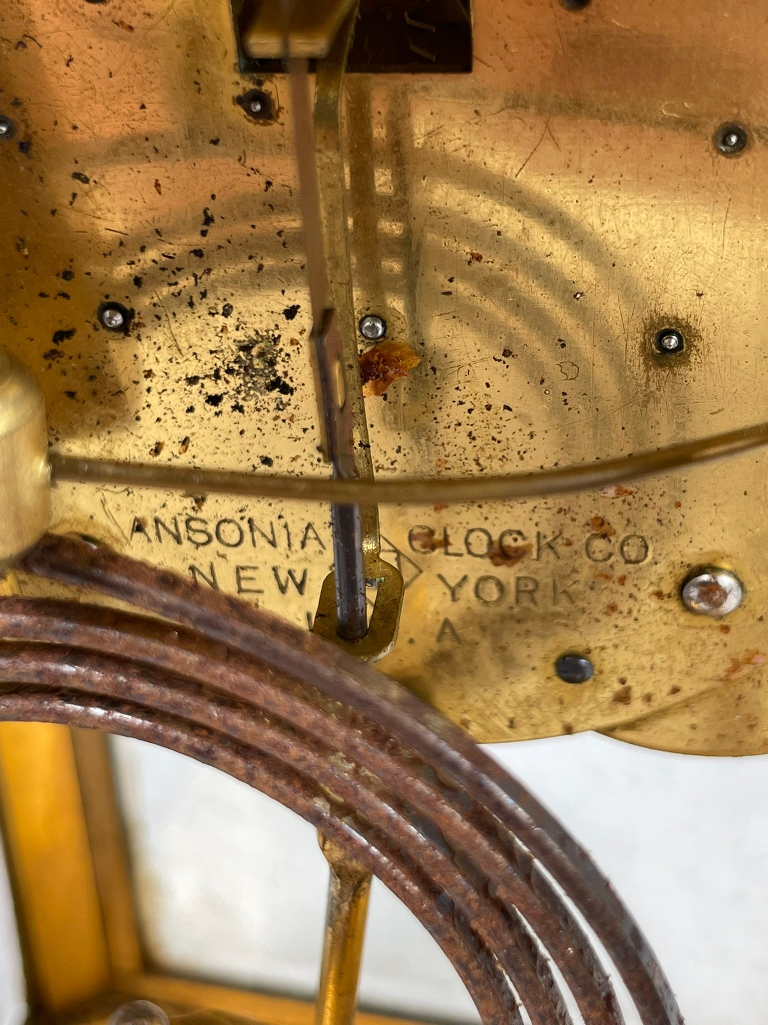 An Antique Ansonia Brass and Glass Mantel Clock - 7