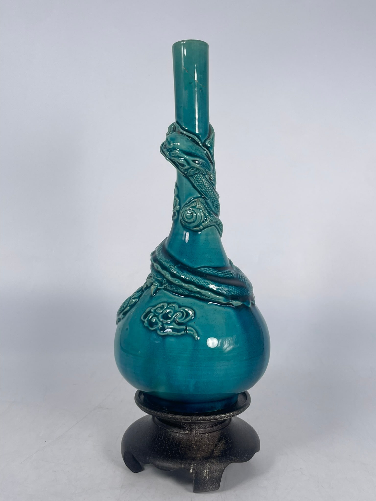 A Chinese Green-Glazed Molded 'Dragon' Porcelain Vase - 2