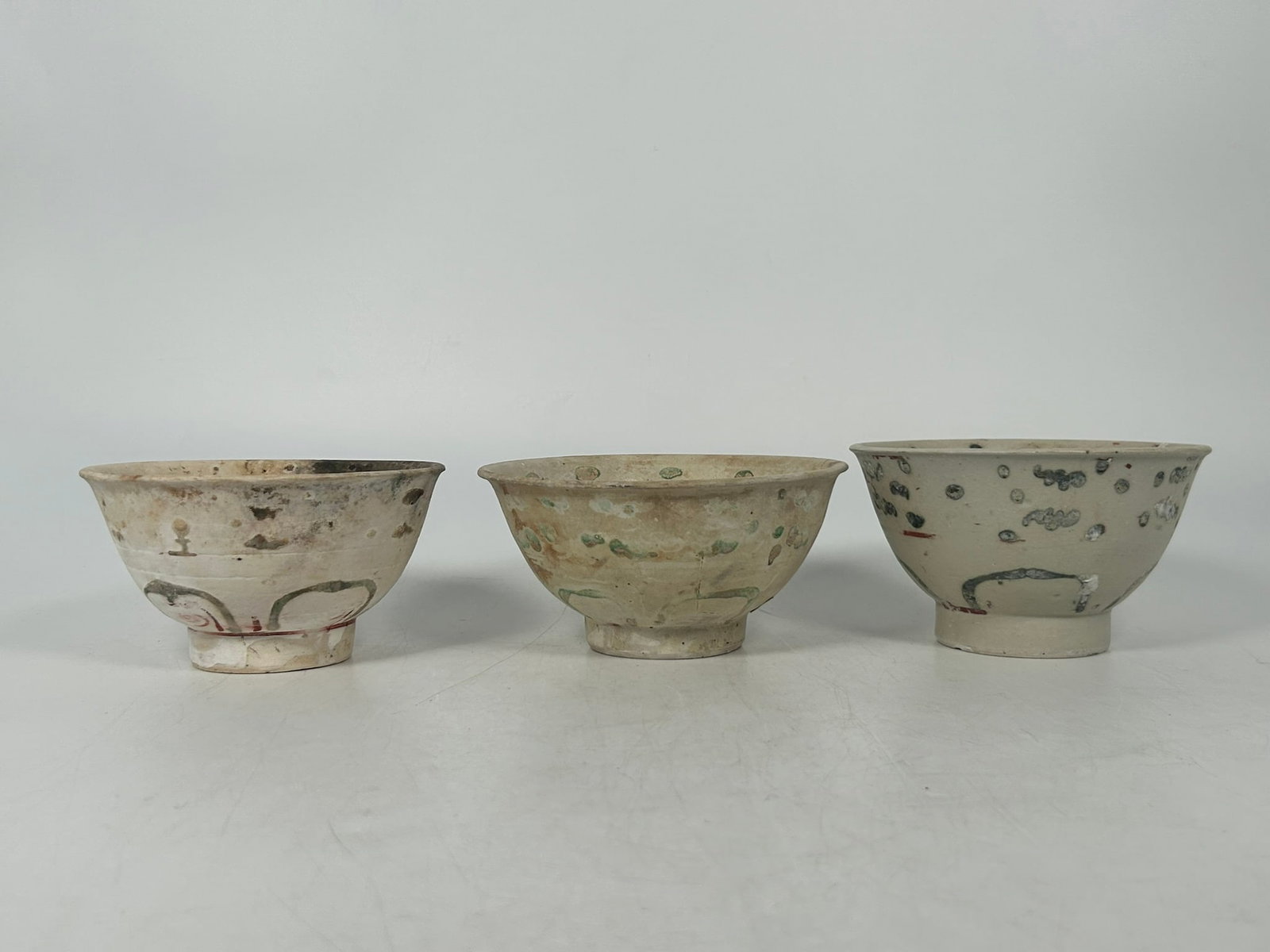 A Group of Three Hoi An Hoard Vietnamese Painted Bowls - 4