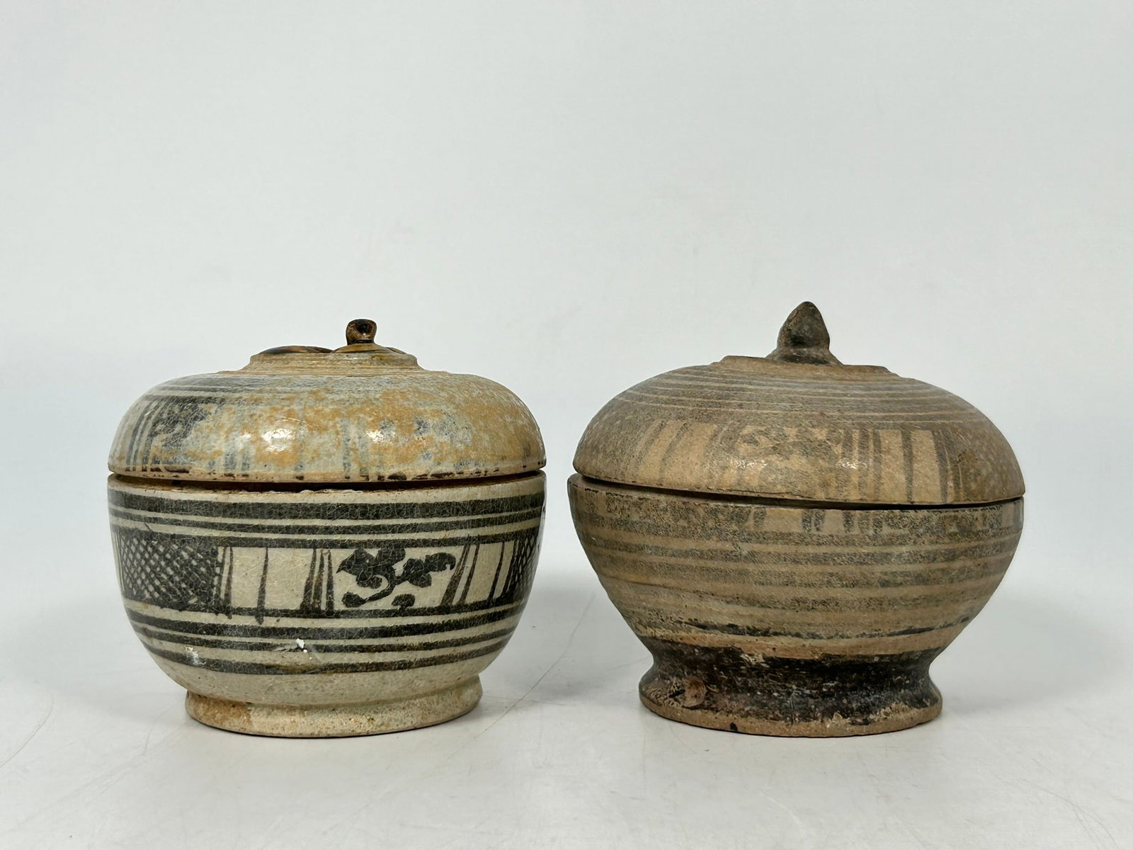 A Group of Six Thai Sawankhalok Porcelain/Pottery Circular Boxes and Covers, Ming Dynasty - 2