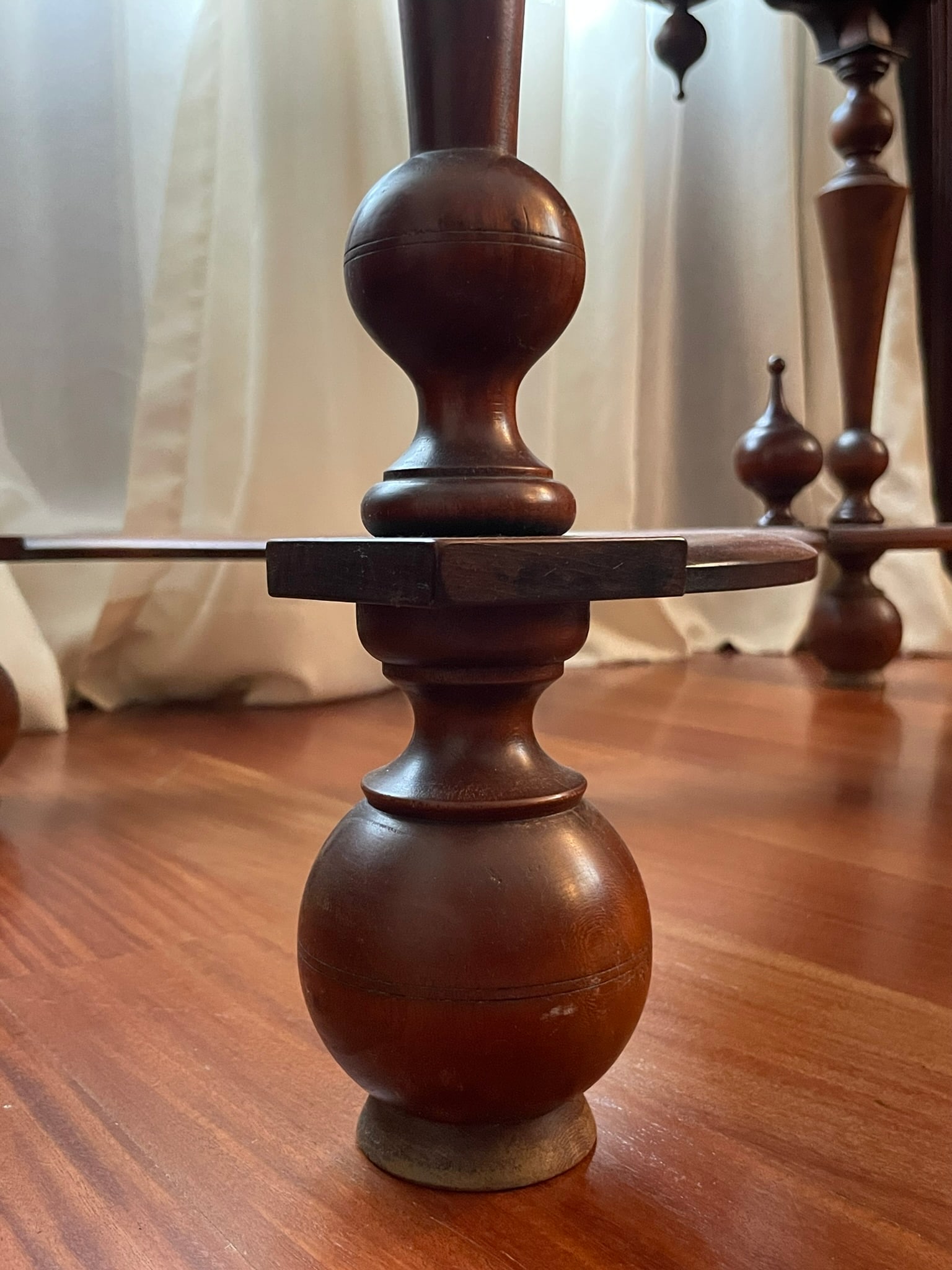 An Antique William and Mary Style Lowboy Side Table - 11