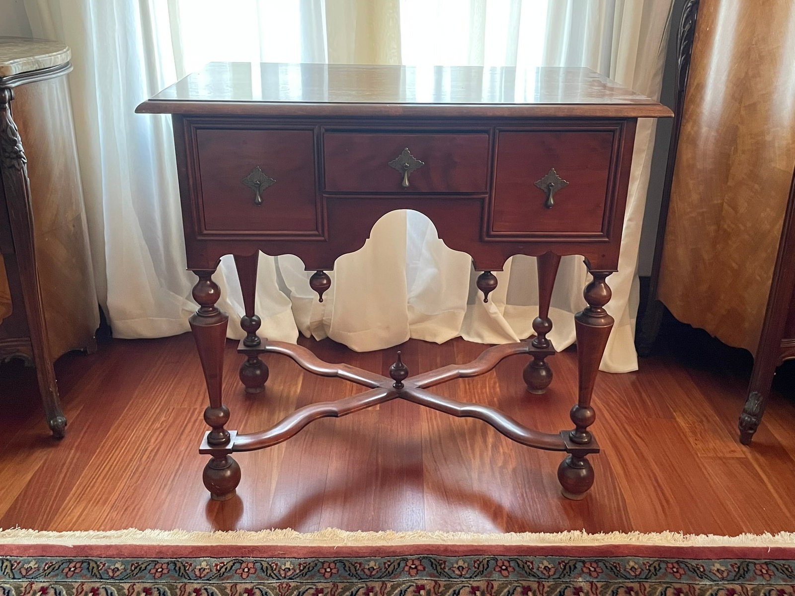 An Antique William and Mary Style Lowboy Side Table - 6