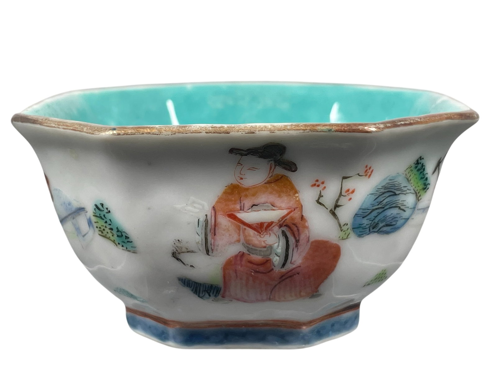 A Chinese Small Famille Rose 'Figural' Porcelain Octagonal Bowl (1 of 13)