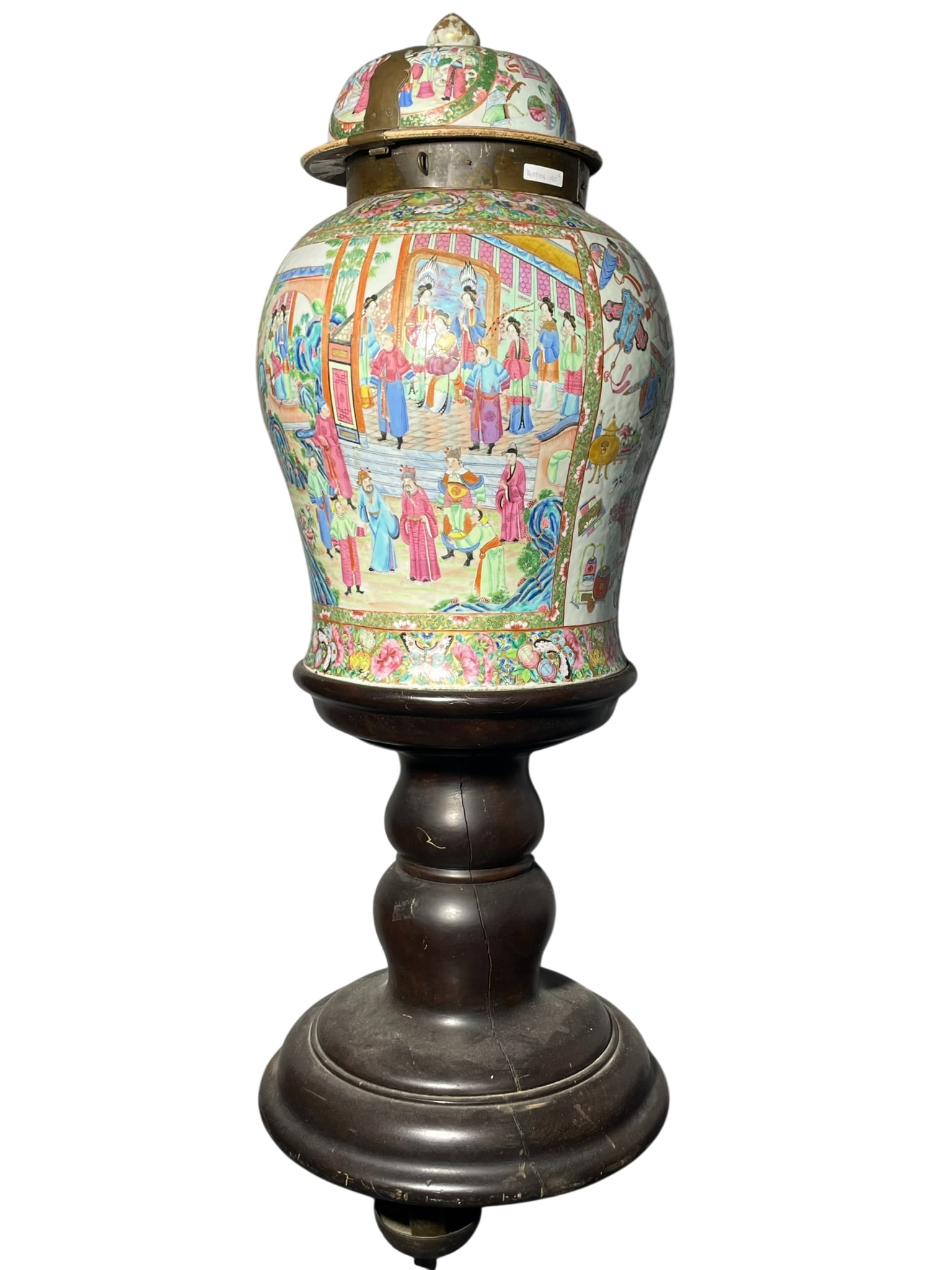 Doyle Provenance: A Chinese Export Rose Mandarin Porcelain Baluster Jar and Cover, Early 19th (1 of 20)