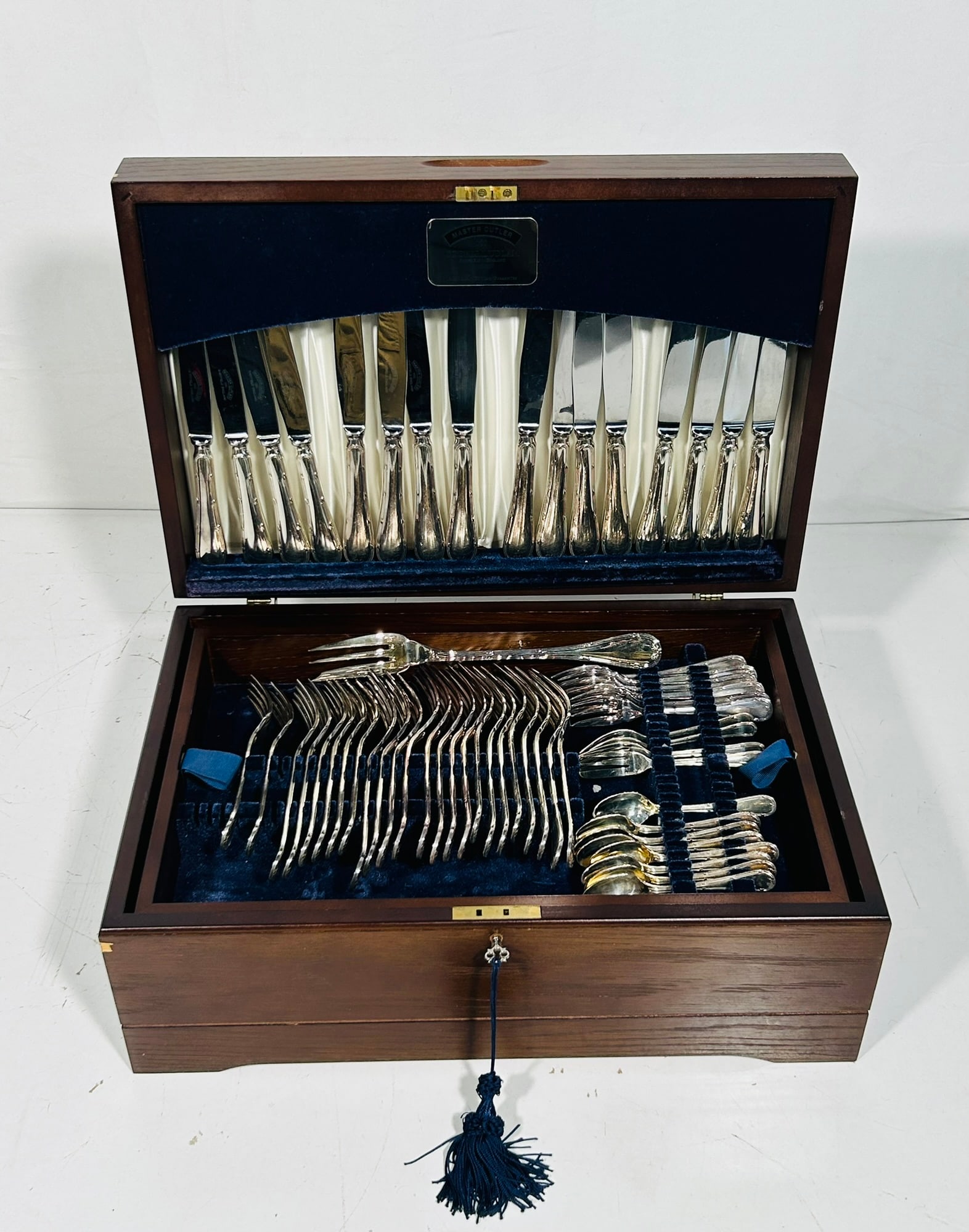 A Set of Master Cutler 100 Cooper Ludlam Silver Plated Flatware (1 of 14)