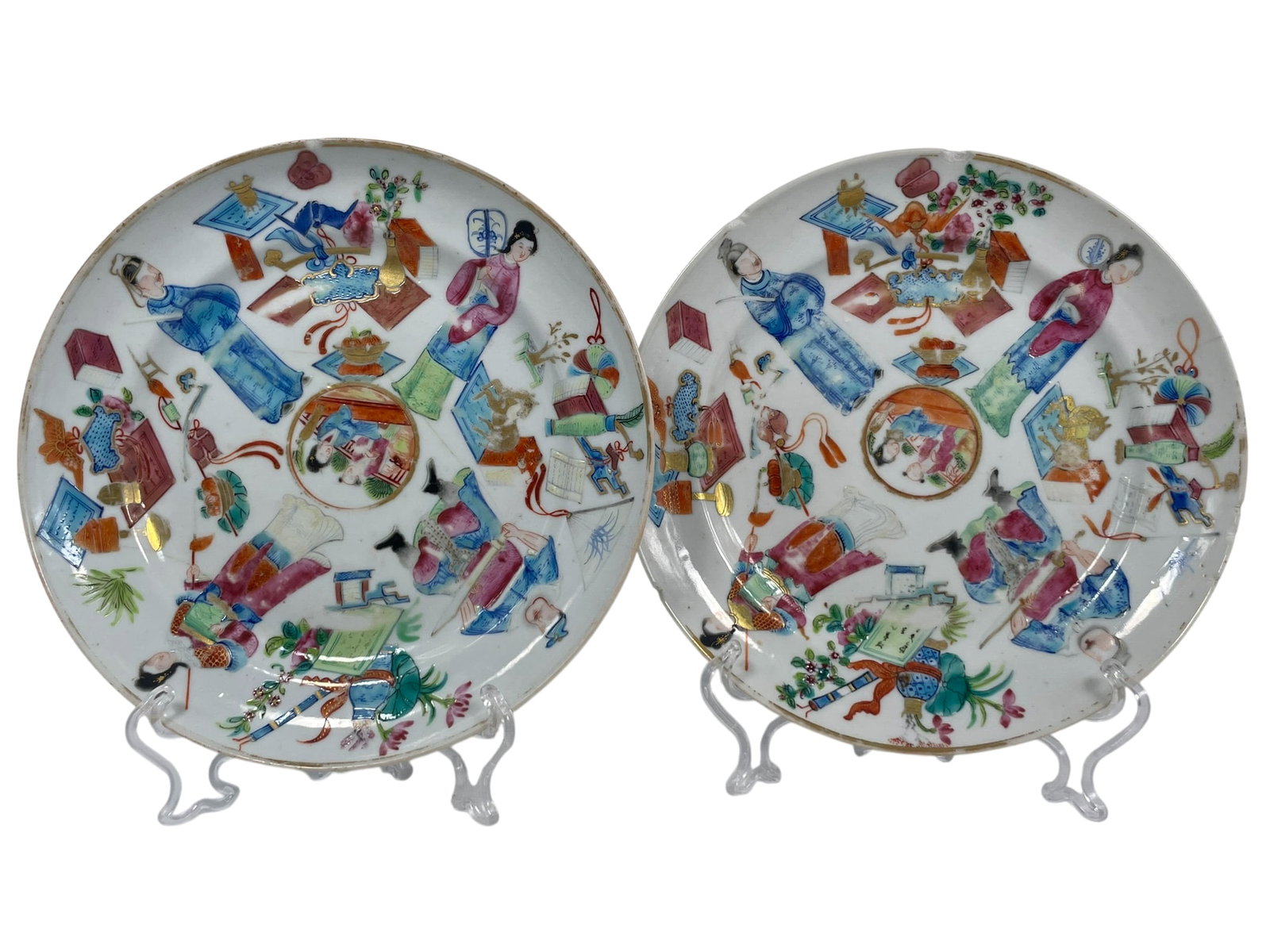A Pair of Chinese Famille Rose Gilt-Decorated 'Figural' Dishes (1 of 9)