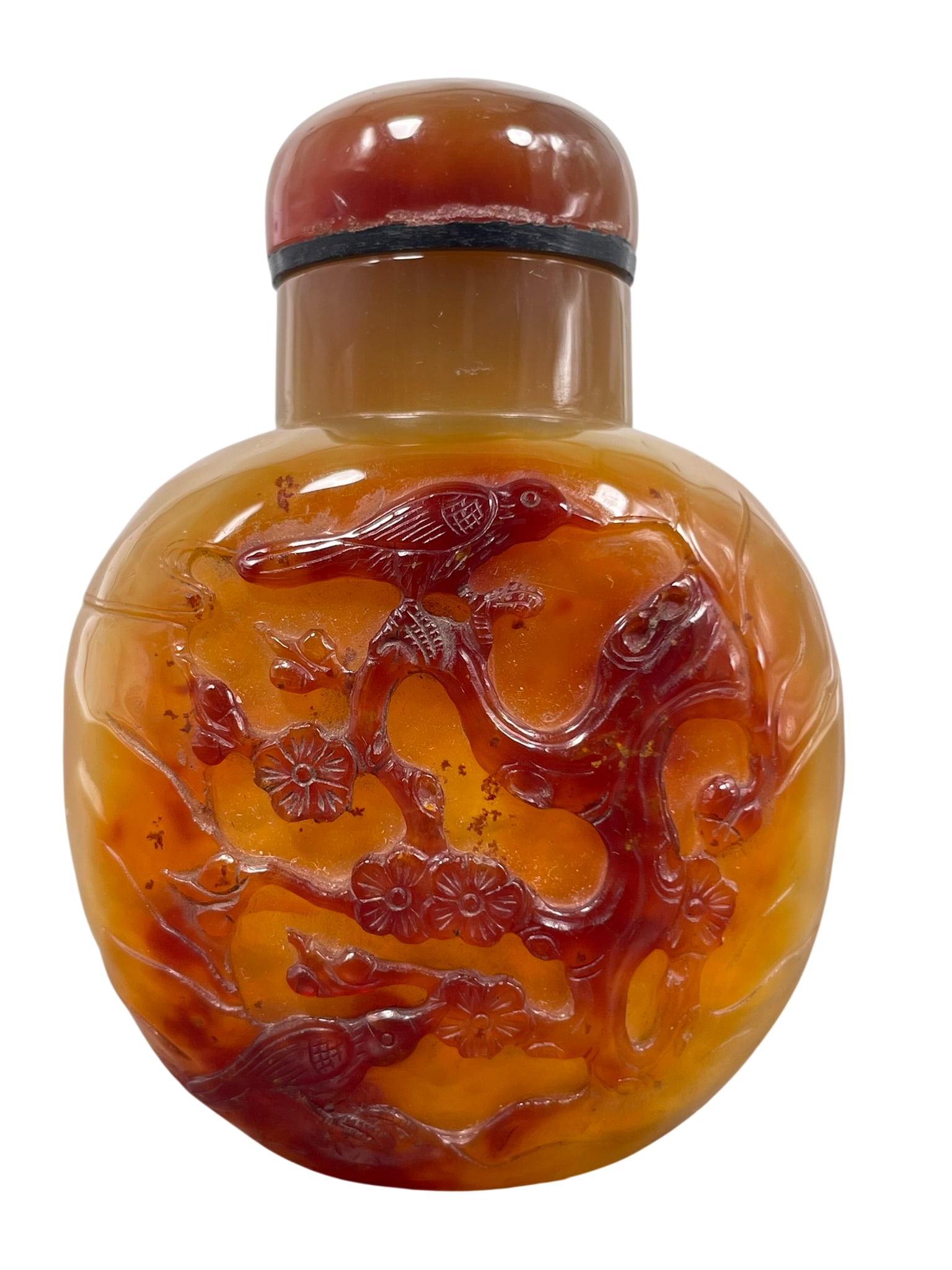 A Chinese Carved Agate Snuff Bottle (1 of 14)