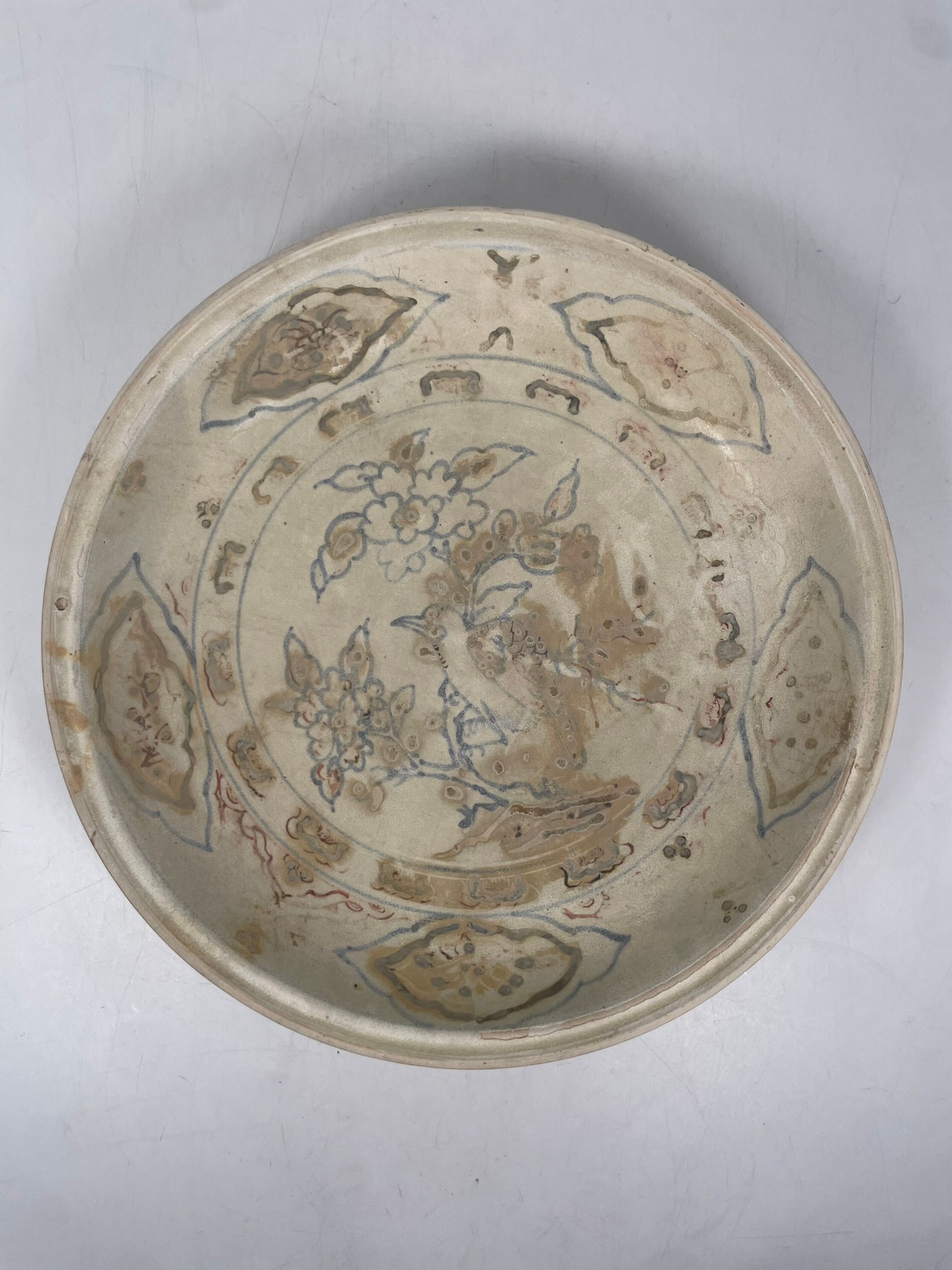 A Large Hoi An Hoard Vietnamese Blue and White Dish: With paper label: Saga Hoi An Hoard Visal. Excavated from the famous Hoi An shipwreck cargo and licensed to Saga. Originally auctioned at Butterfield & Butterfield Auction House, San Francisco, circa 