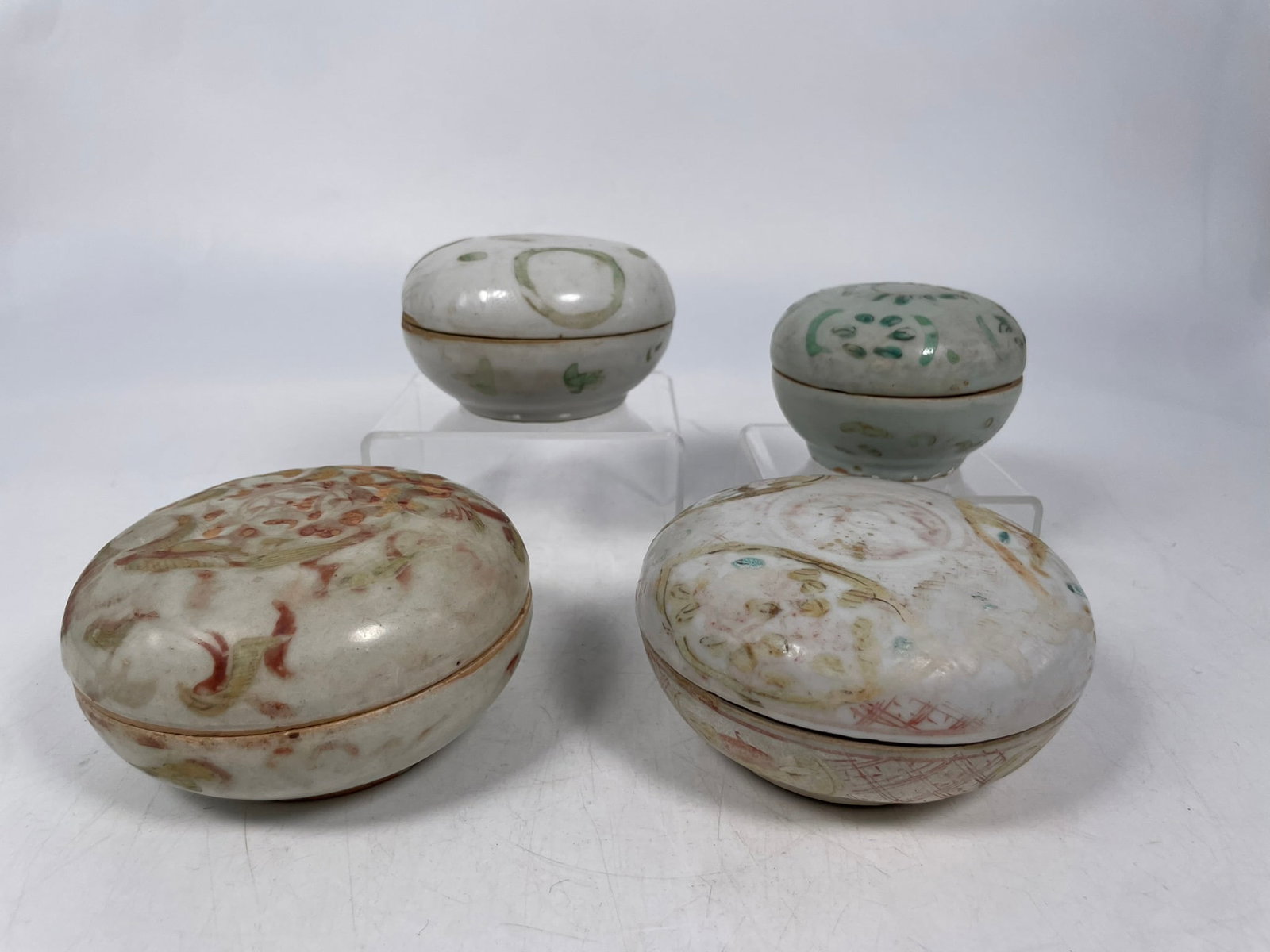 A Group of Five Vietnamese/Annamese Painted Circular Boxes and Covers, Ming Dynasty (1 of 17)