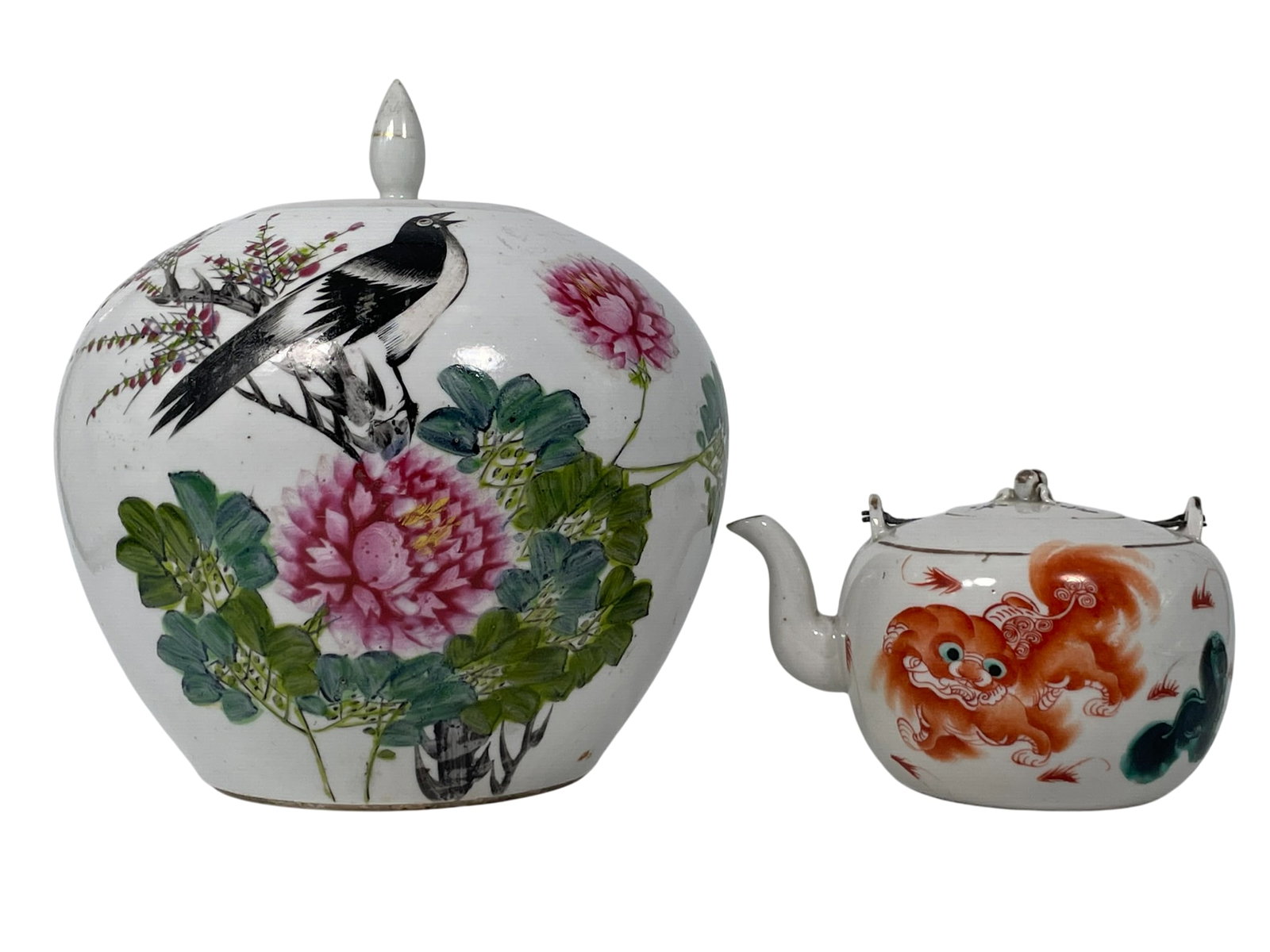 Two Chinese Porcelain Vessels, Republic Period (1 of 18)
