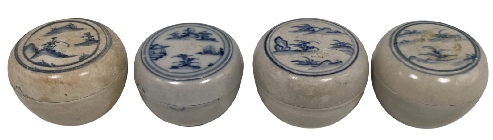 A Group of Four Blue and White Porcelain Circular Boxes and Covers (1 of 11)