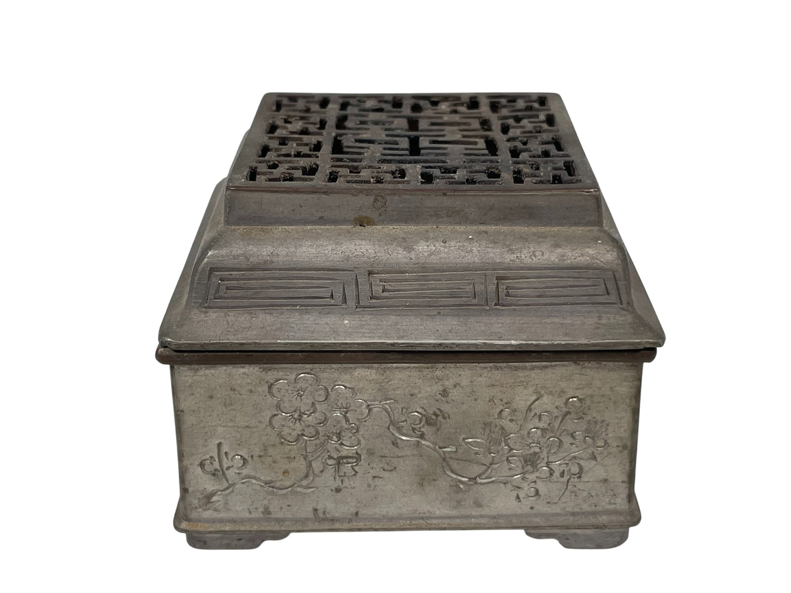 A Chinese Antique Pewter Square Censer and Cover, Zhou Yaolong Mark: 2 in. high, 2.3/4 in. square.