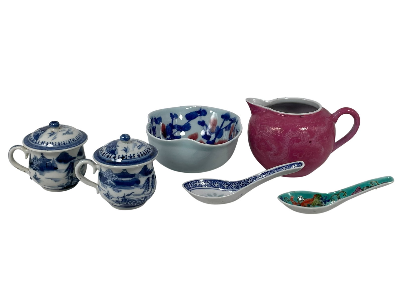 A Group of Six Chinese Porcelain Ware: The tallest milk jar measures 3.1/2 in. high, 5.3/4 in. wide.