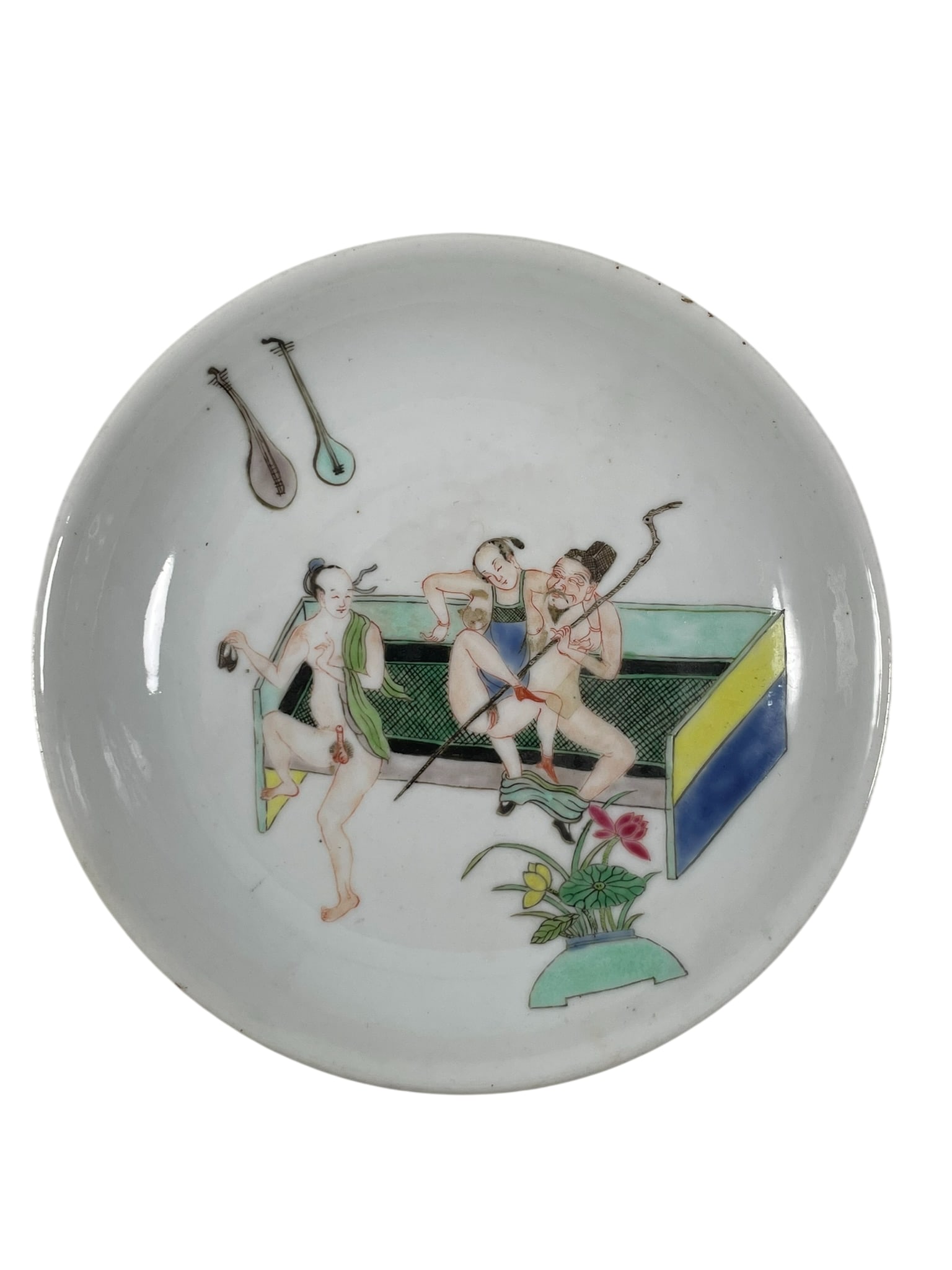 A Chinese Famille Rose 'Erotic' Porcelain Dish, Qing Dynasty: 7.1/4 in. diam.