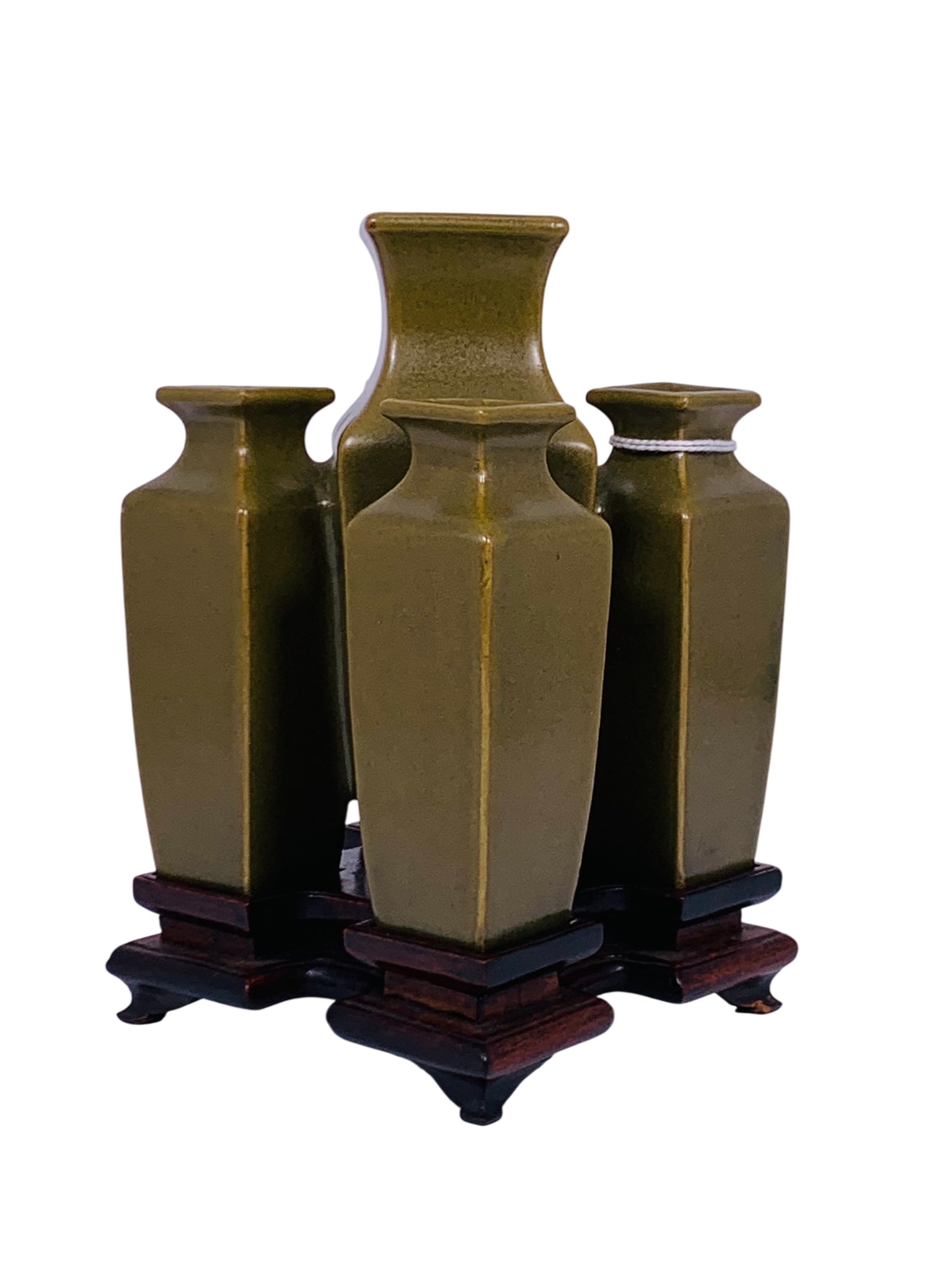 Freeman's Provenance: An Unusual Chinese Teadust Glazed Five-Mouthed Conjoined Vase (1 of 10)