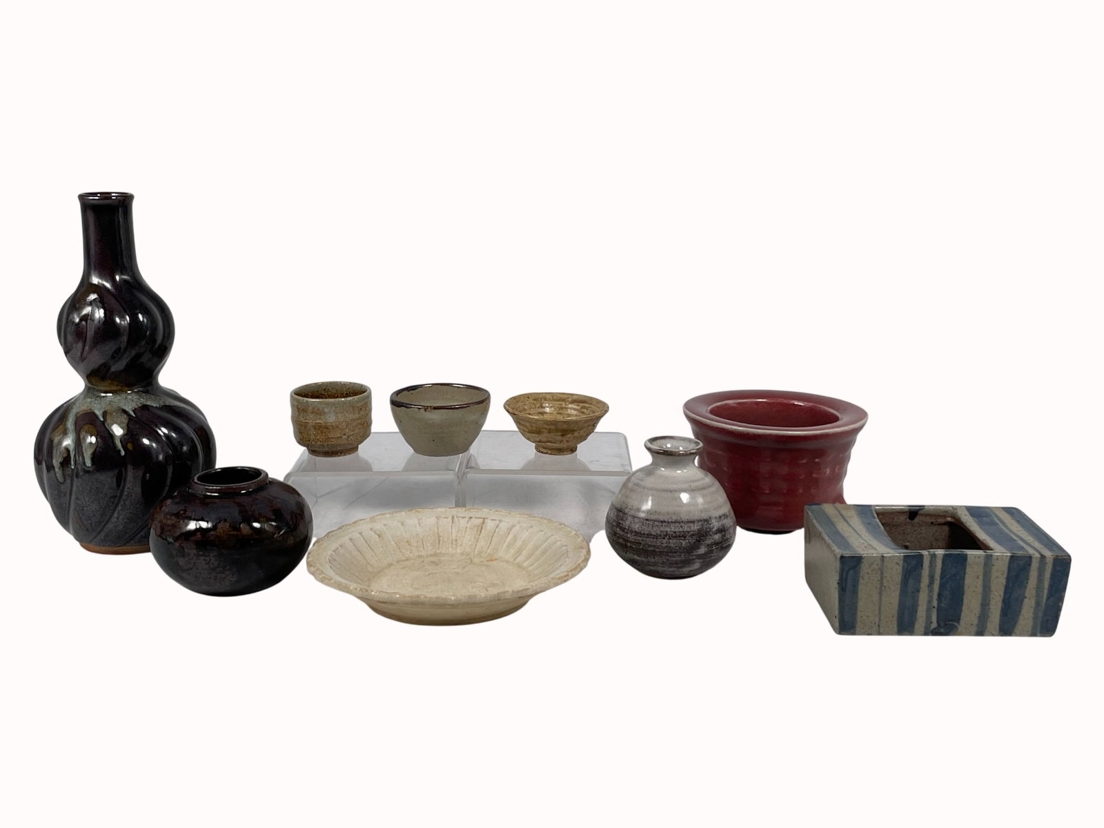 A Group of Nine Japanese Porcelain Ware (1 of 20)