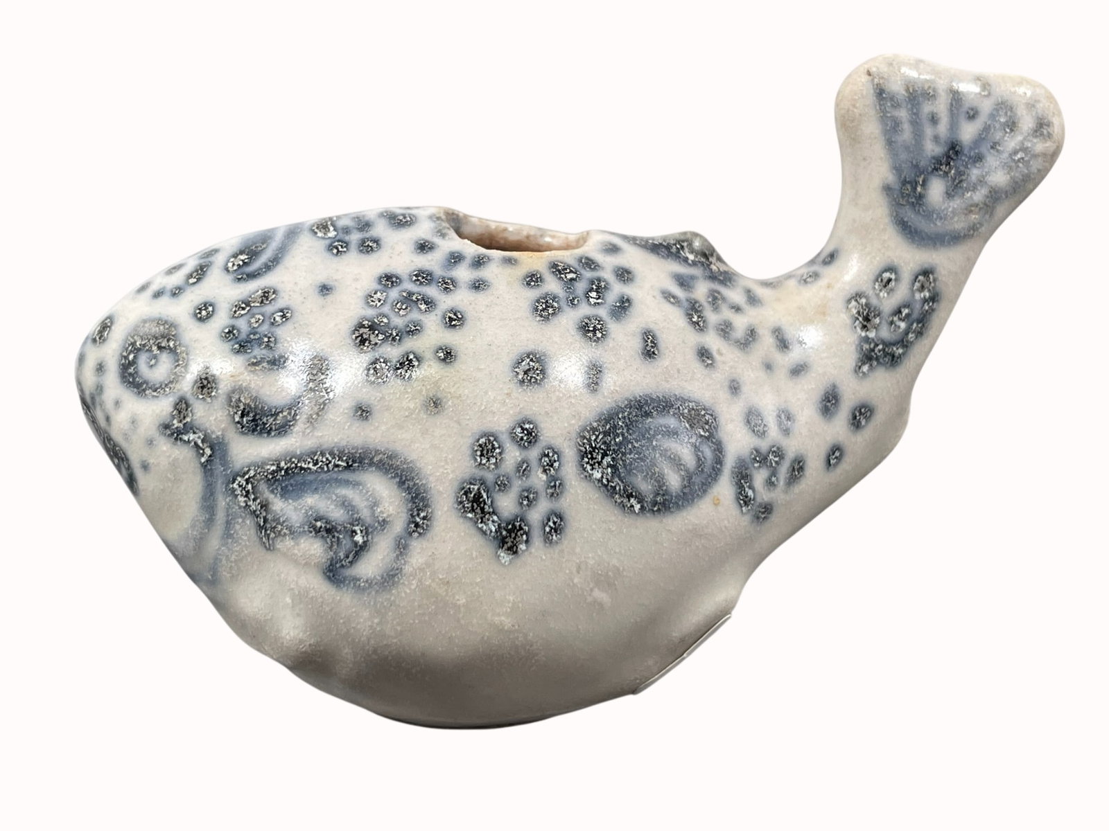 A Vietnamese Hoi An Hoard Blue and White Water Dropper: With a paper label: Saga Hoi An Hoard Visal. Excavated from the famous Hoi An shipwreck cargo and licensed to Saga. A fine example of historic Vietnamese trade ceramics reflecting the rich maritime co