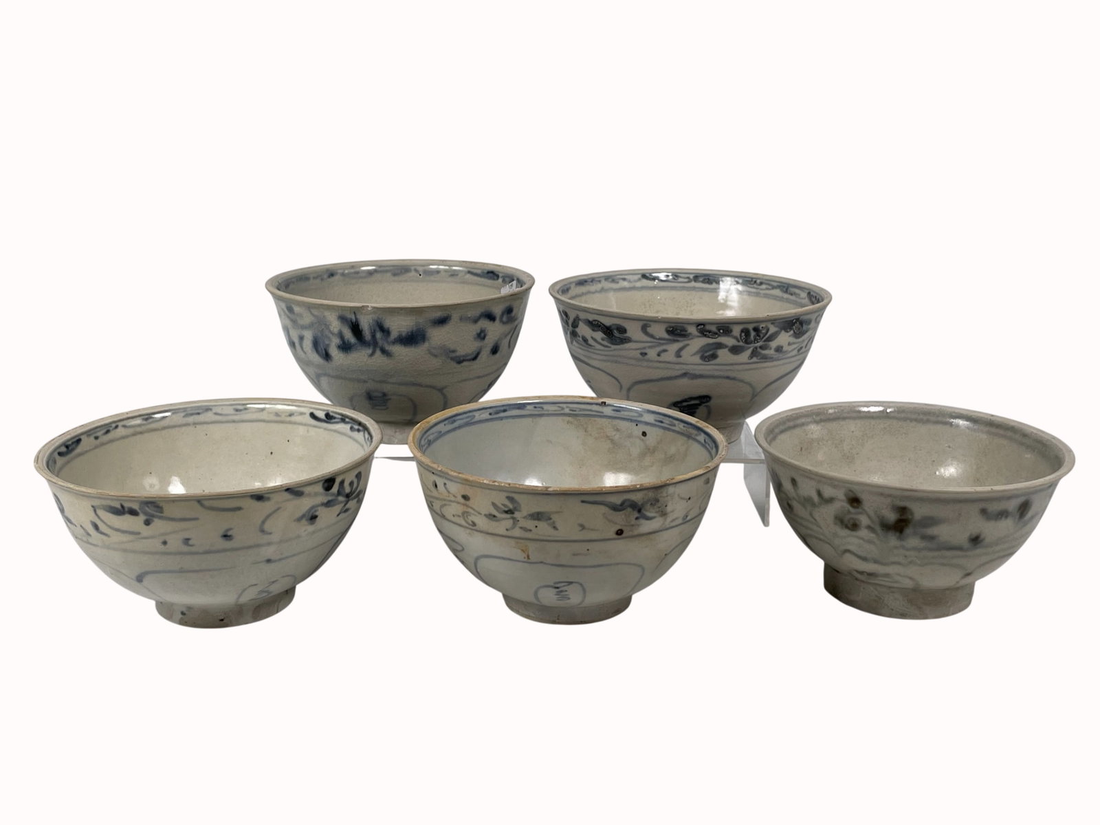 A Group of Five Vietnamese Blue and White Bowls: 3.5/8 in. high, 6 in. diam. for the tallest one. A Private Collection of a Retiring University Professor.