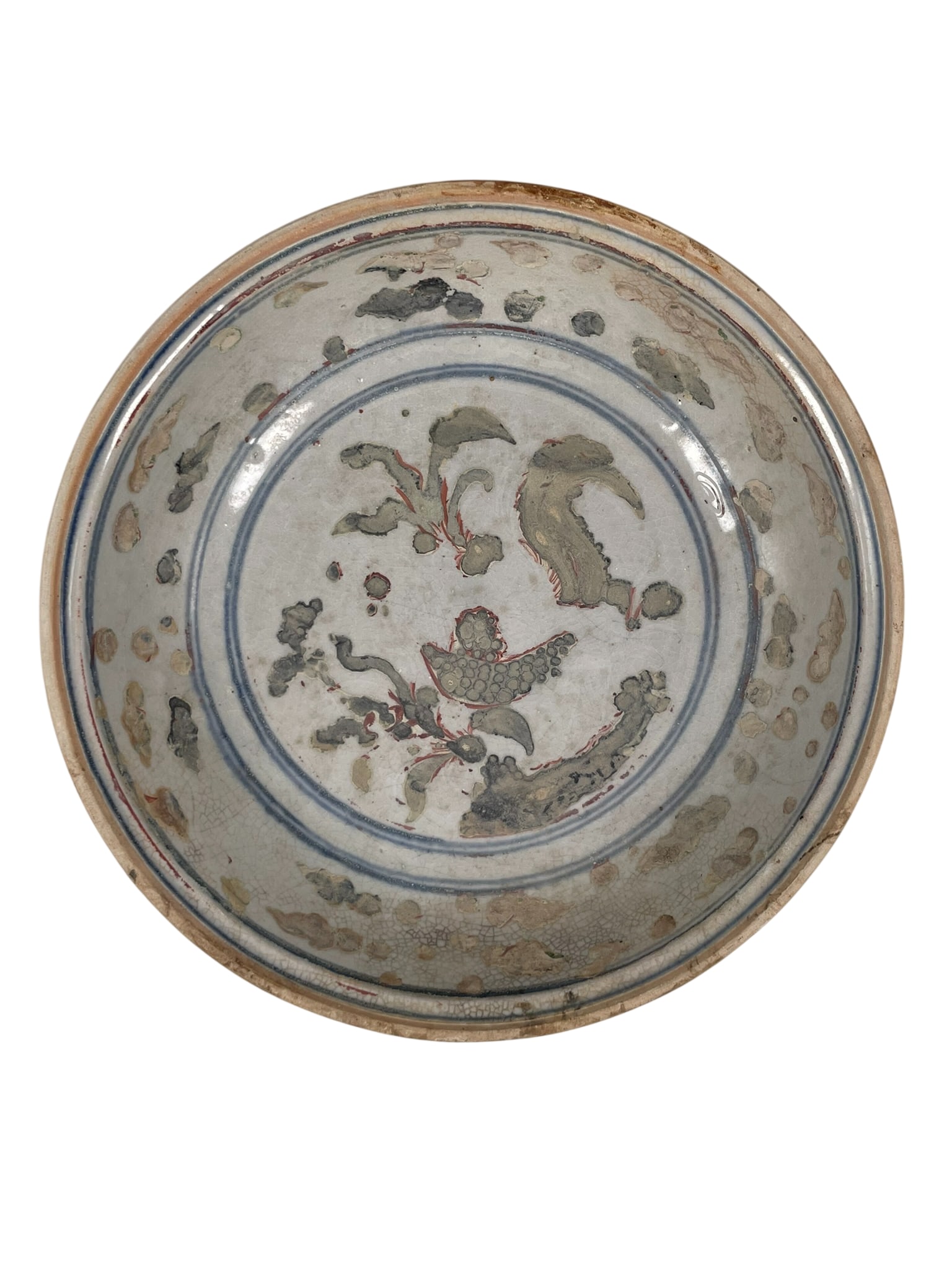 A Vietnamese Hoi An Hoard Painted Dish: With a paper label: Saga Hoi An Hoard Visal. Excavated from the famous Hoi An shipwreck cargo and licensed to Saga. A fine example of historic Vietnamese trade ceramics reflecting the rich maritime co