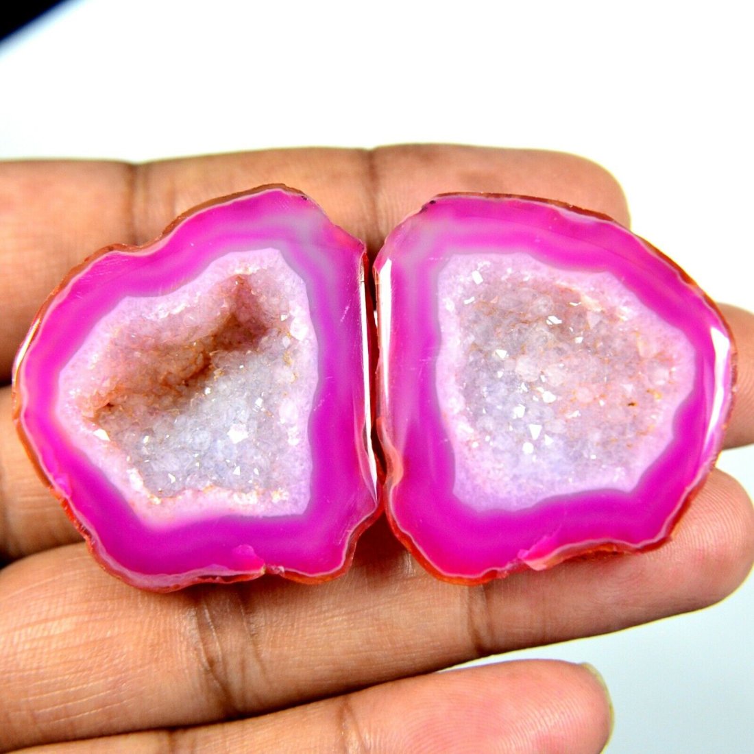 149.70CTS DESIGNER NATURAL AFRICAN MATCHED GEODE ONYX DRUZY PAIR GEMSTONE: Item Name:-ONYX DRUZY // Item weight in carat:- 149.70 // item Dimension(Size)in milimeter:- 37 mm, 34 mm, 12 mmitem // item creation :- Natural // litem country of origin :- africa// ITEM Treatment :