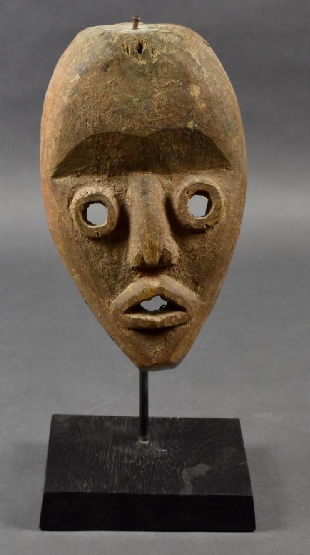 Dan Mask with Stand (1 of 4)