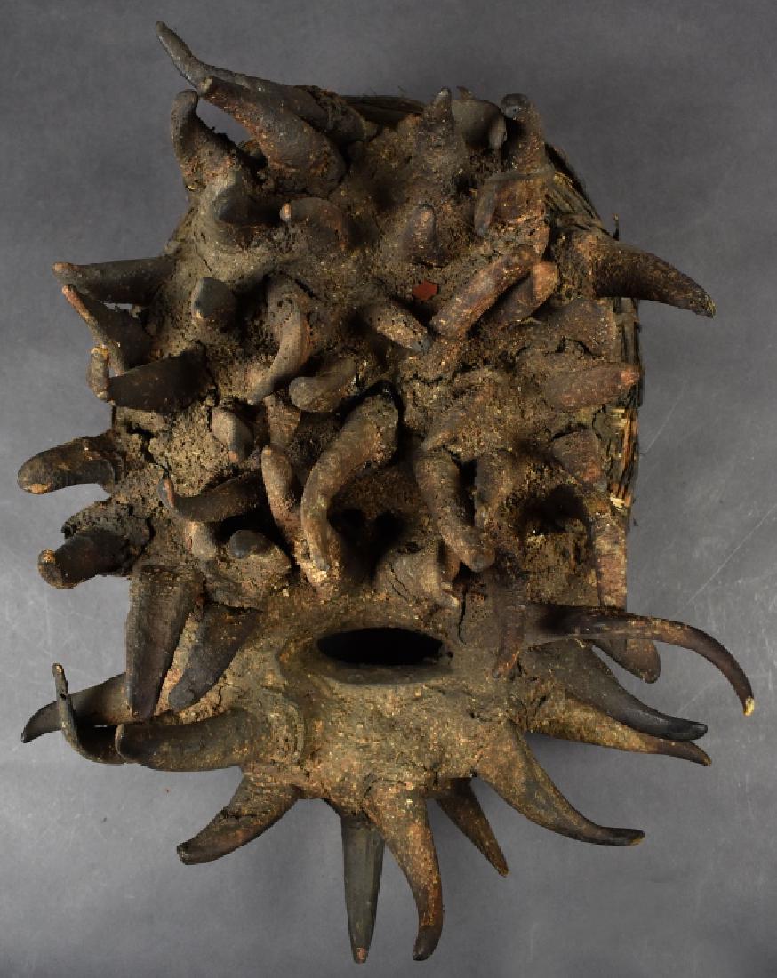 Bete-Gere Face Mask with Horns: 7" x 13" W x 10" D.