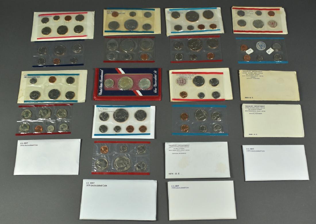 Fifteen U.S. Mint Sets Every year from 1968-1981. (1 of 5)