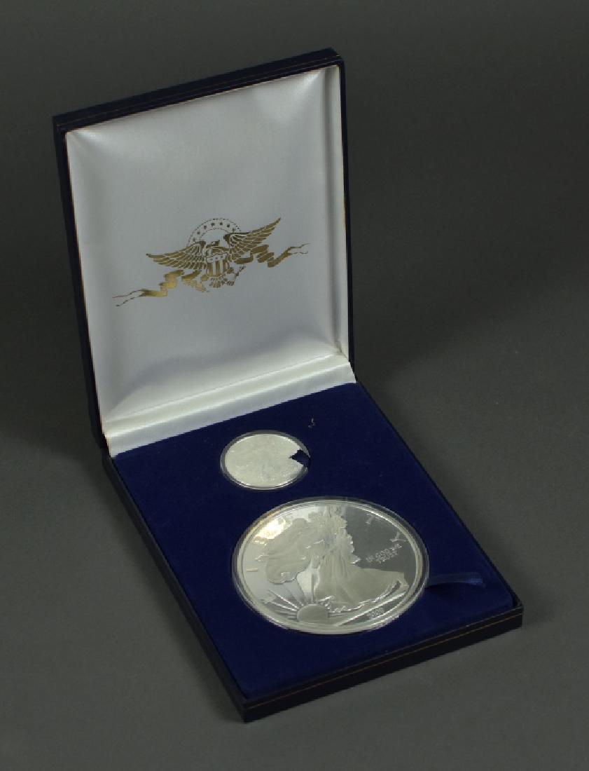 2009 Silver Eagle Uncirculated.  Also  a 2009 1/2 lb (8 (1 of 3)